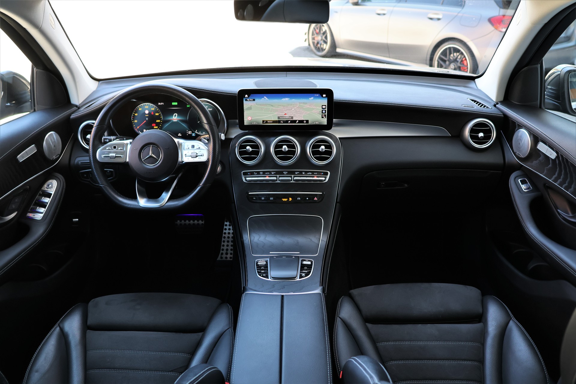 MERCEDES-BENZ GLC 300 AMG Line 4Matic 9G-Tronic + 2.4T AHK-image-15