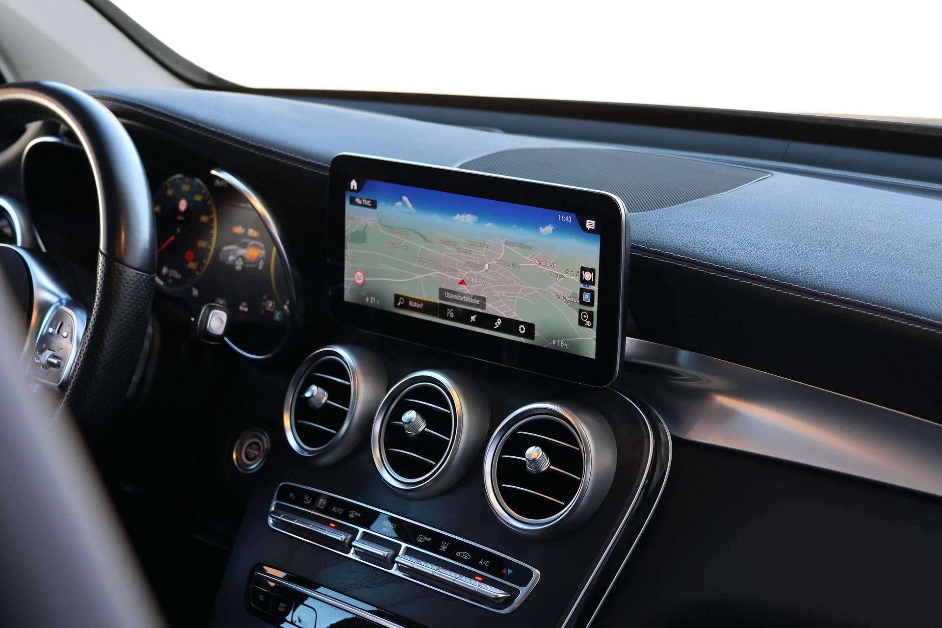 MERCEDES-BENZ GLC 300 AMG Line 4Matic 9G-Tronic + 2.4T AHK-image-20