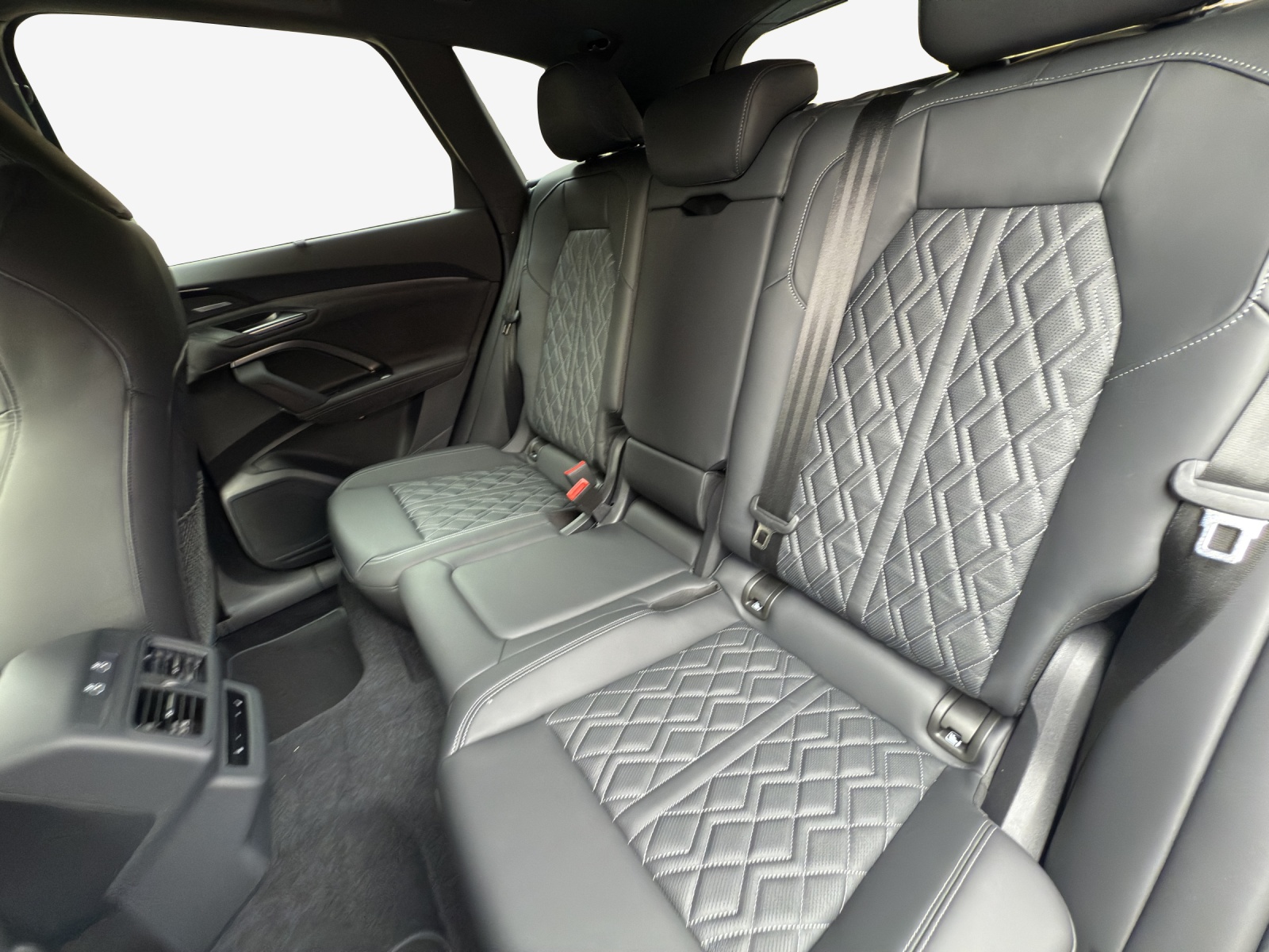 AUDI SQ5 TFSI quattro S-tronic-image-11
