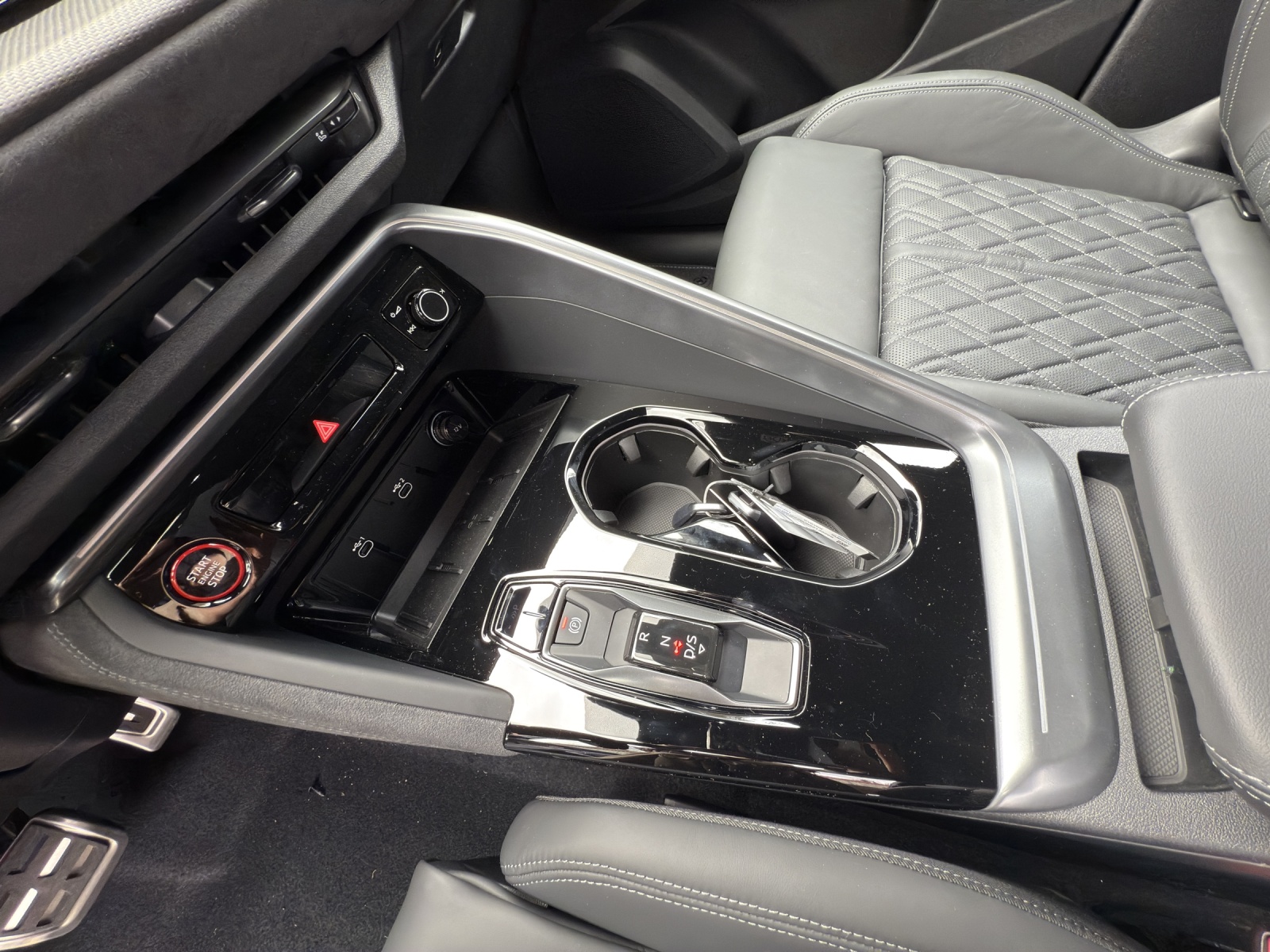 AUDI SQ5 TFSI quattro S-tronic-image-10