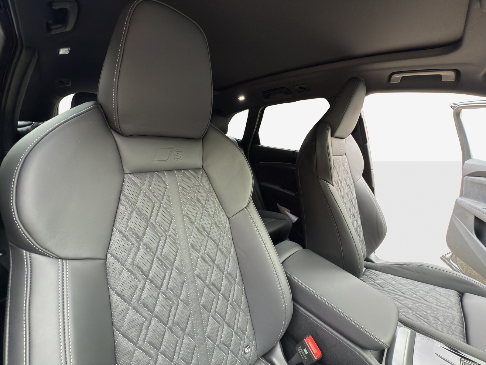 AUDI SQ5 TFSI quattro S-tronic-image-14