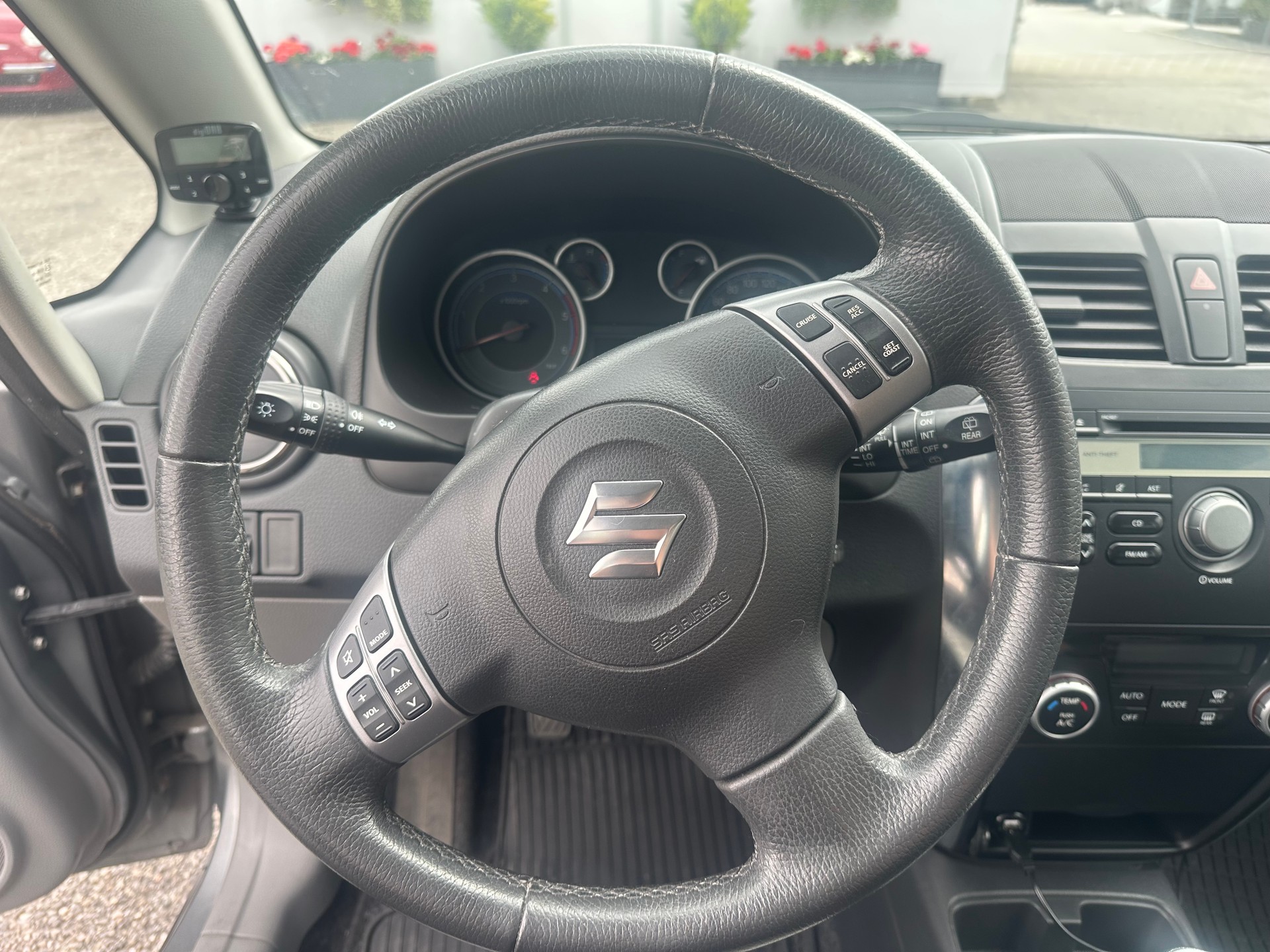 SUZUKI SX4 2.0 TD GLX Top 4WD-image-9