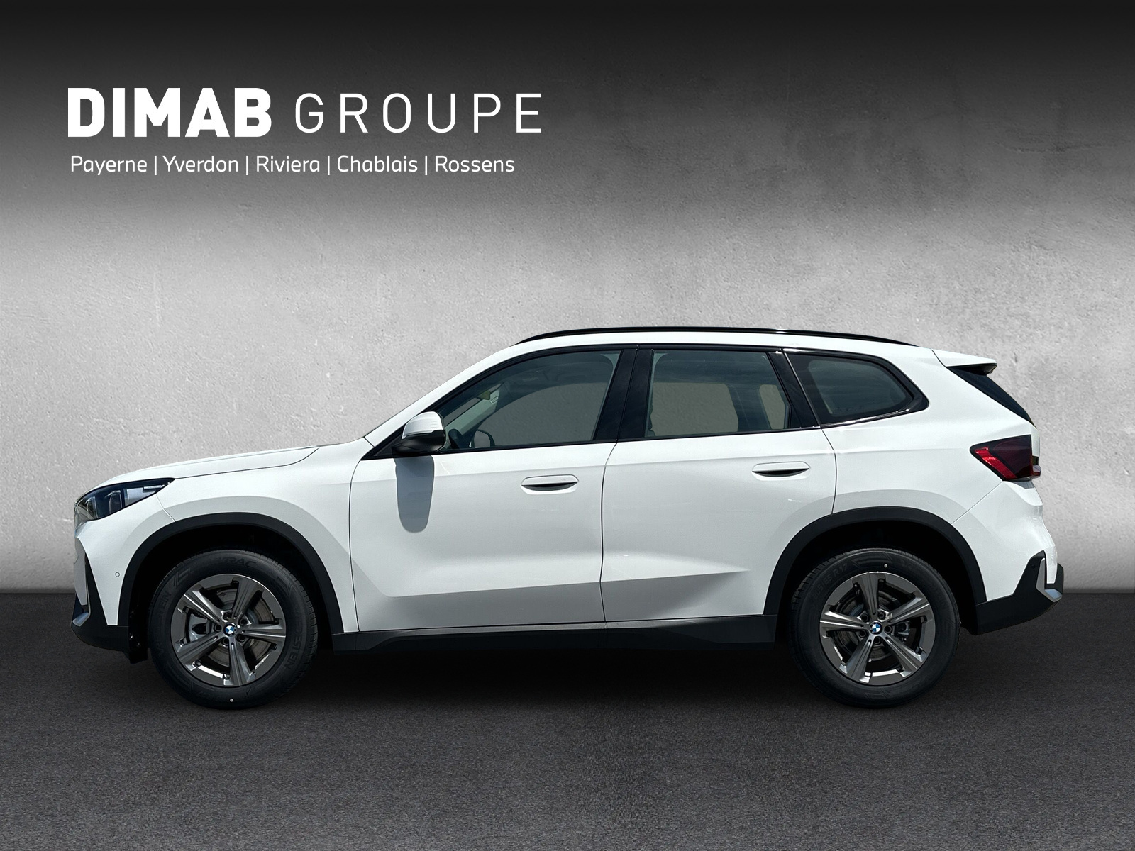 BMW X1 sDrive 18d-showroom-element-1