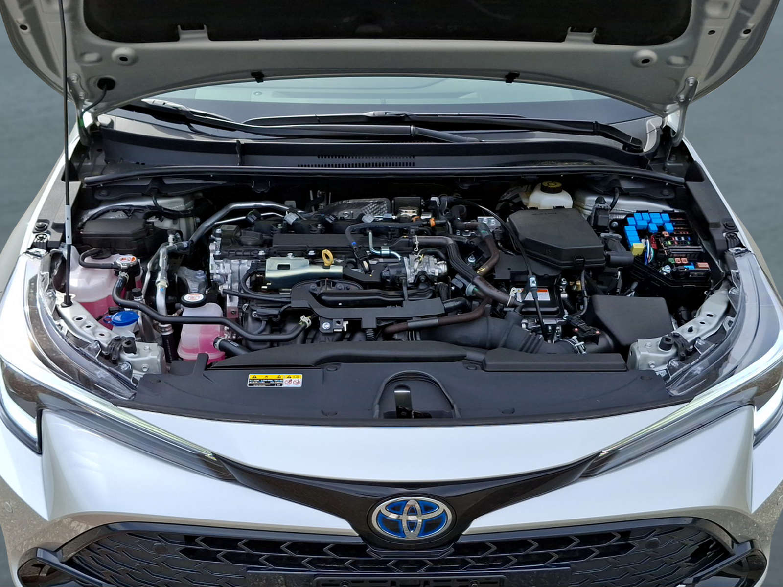 TOYOTA Corolla Touring Sports 2.0 HSD Swiss Edition e-CVT-image-13