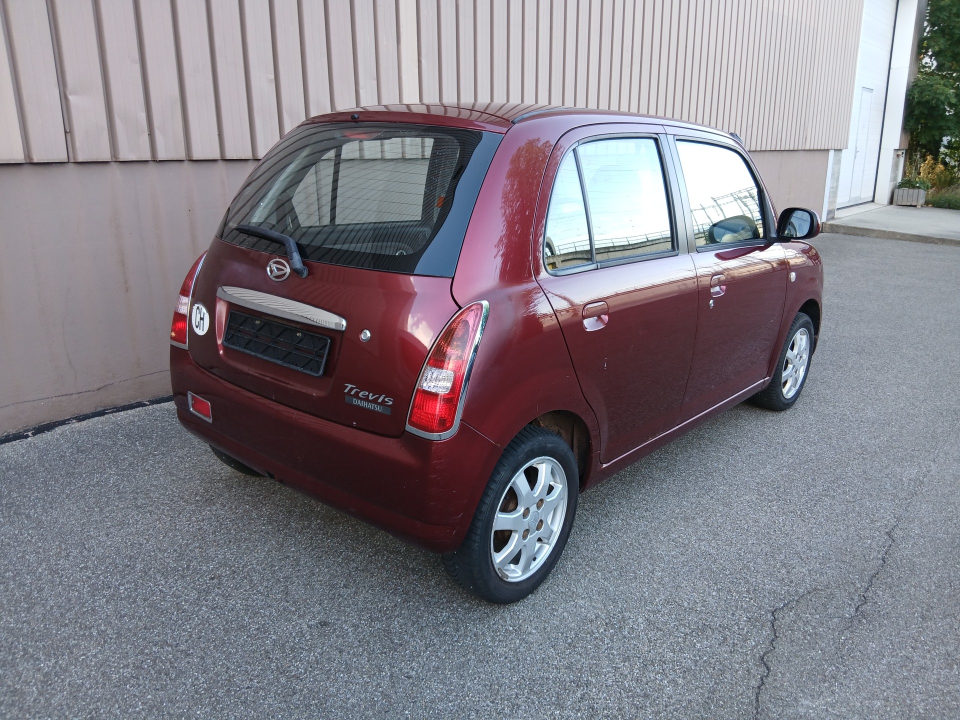 DAIHATSU Trevis 1.0-image-2