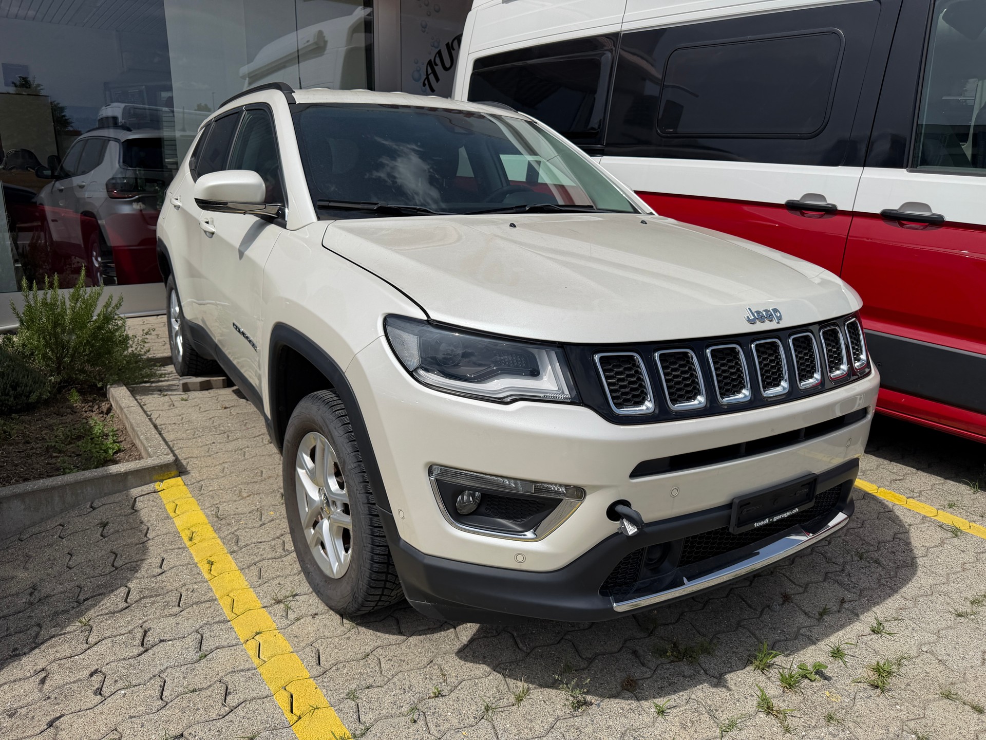 JEEP Compass 1.4 Turbo Limited AWD 9ATX-showroom-element-1