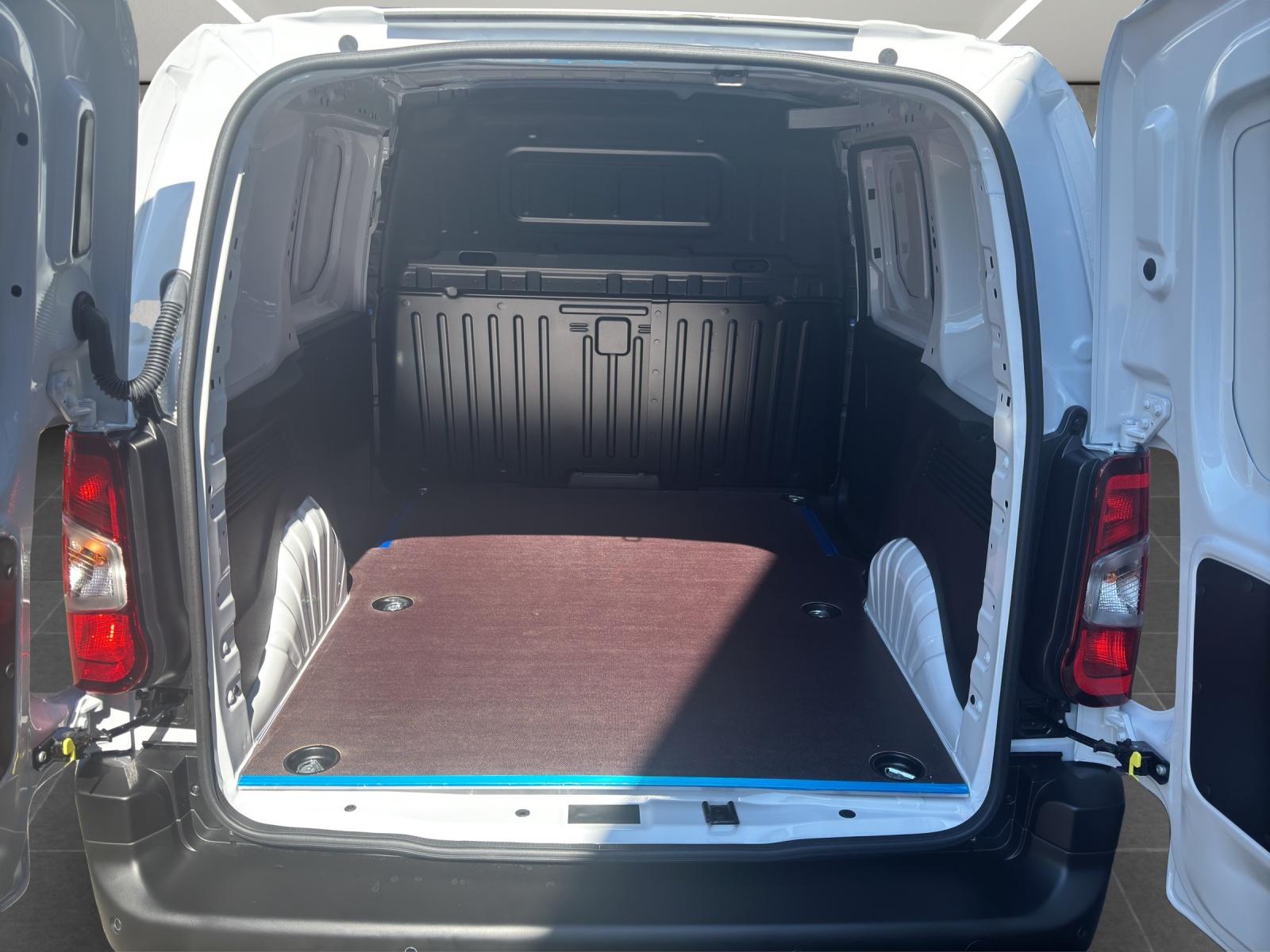 PEUGEOT Partner 650 Standard 1.5 BlueHDI 100 S/S-image-19