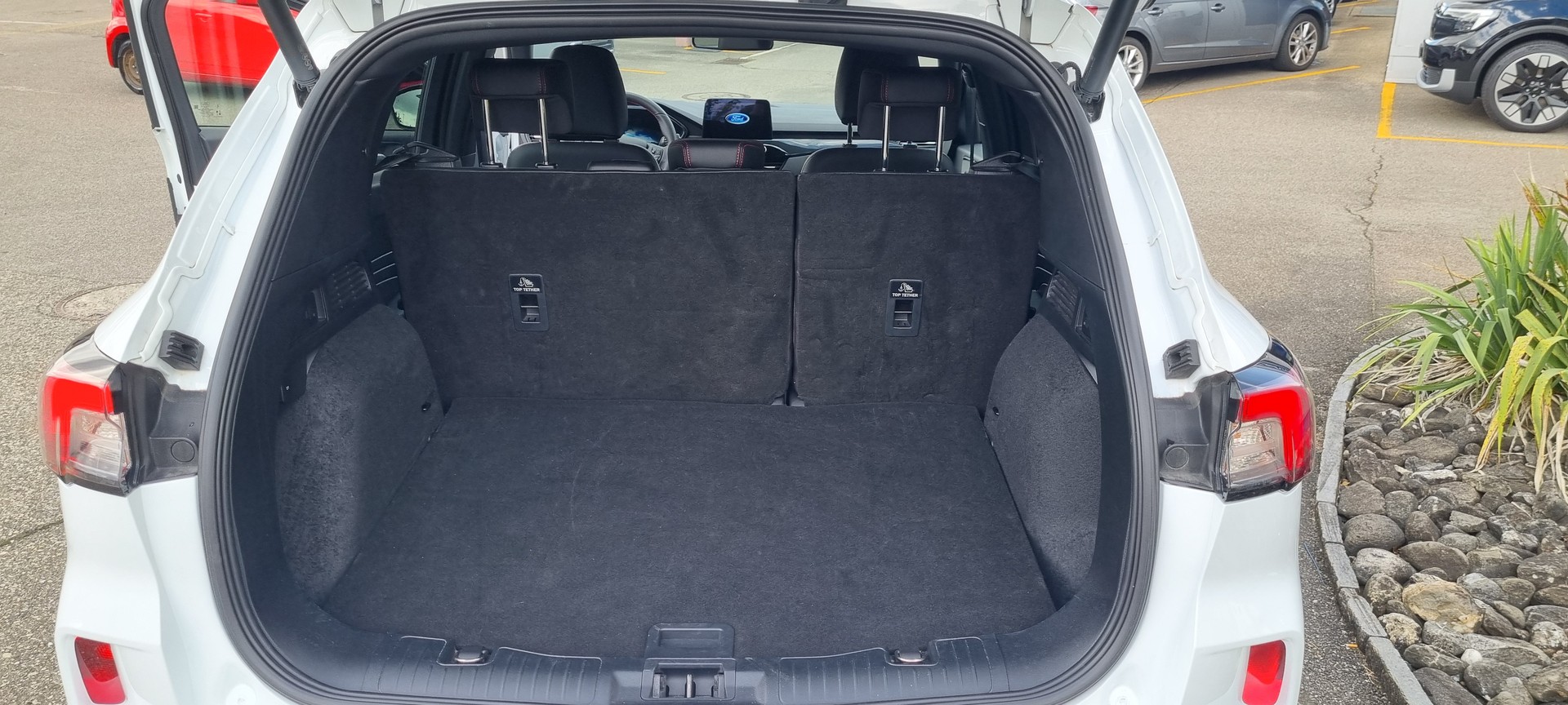FORD Kuga 2.5 FHEV ST-Line 4WD-image-7