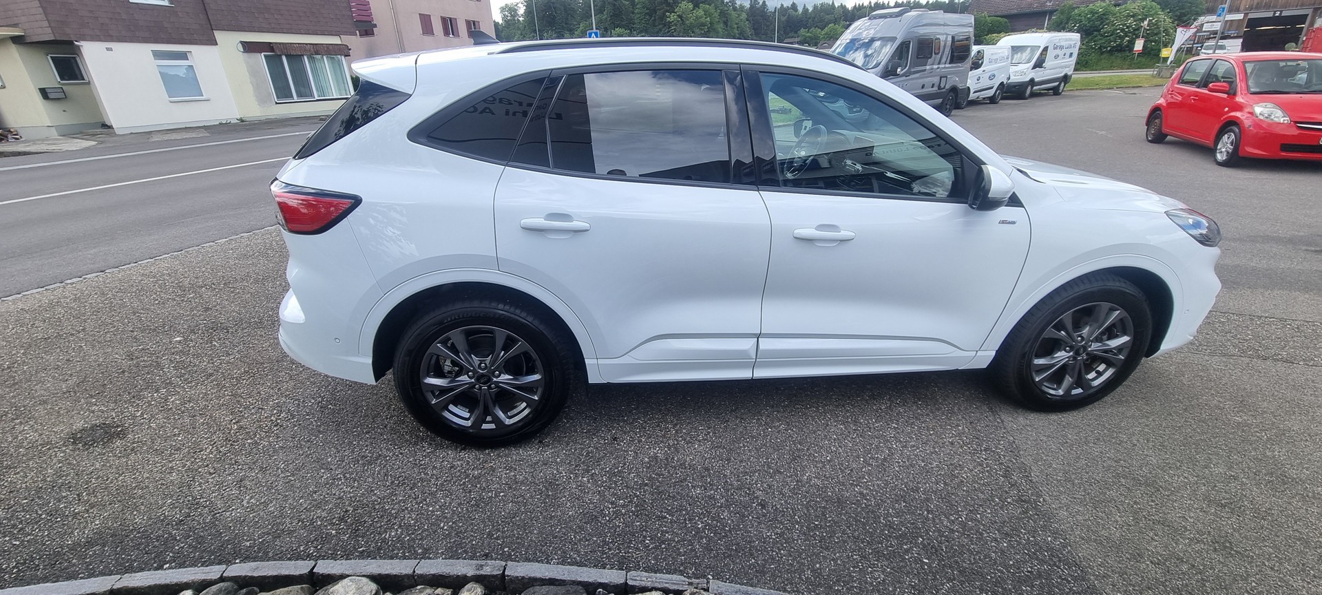 FORD Kuga 2.5 FHEV ST-Line 4WD-image-3