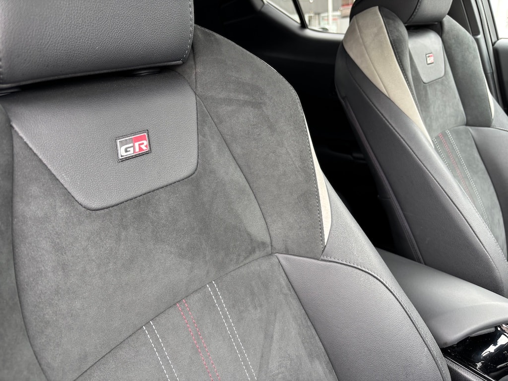 TOYOTA C-HR 2.0 HSD CVT GR Sport-image-8