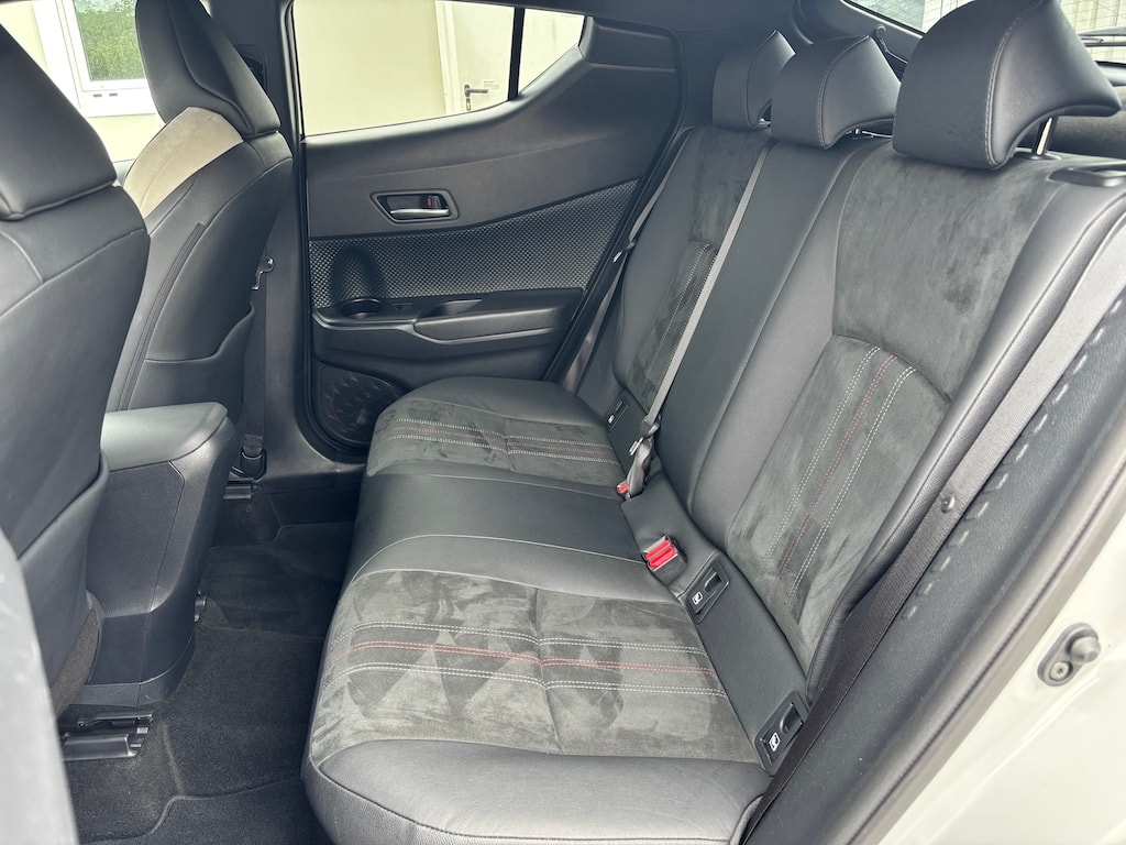 TOYOTA C-HR 2.0 HSD CVT GR Sport-image-13