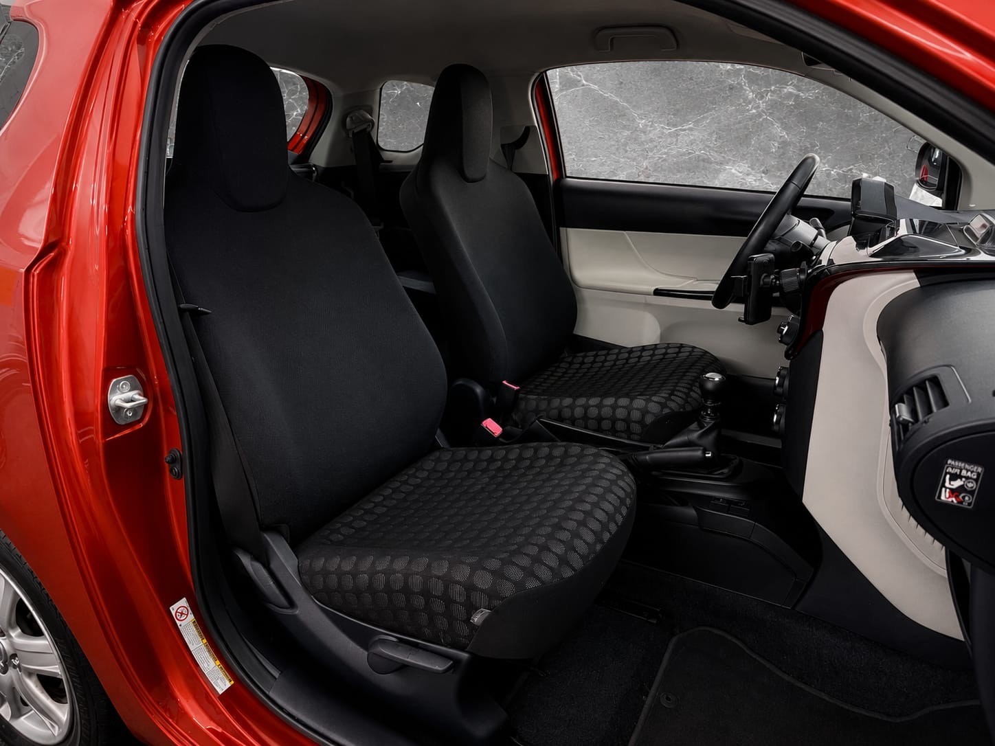 TOYOTA iQ 1.0 VVT-i Linea Luna-image-14