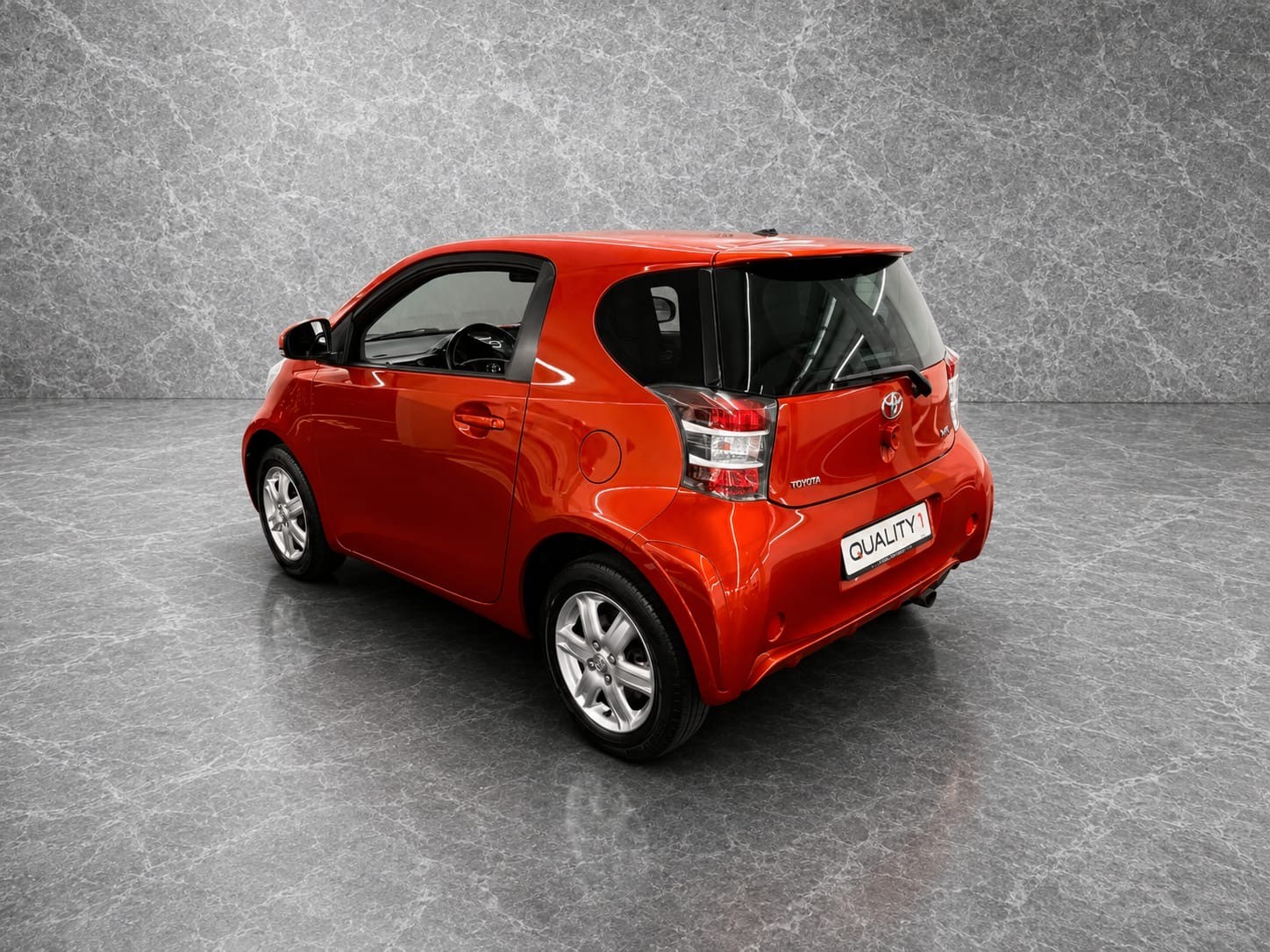 TOYOTA iQ 1.0 VVT-i Linea Luna-image-5