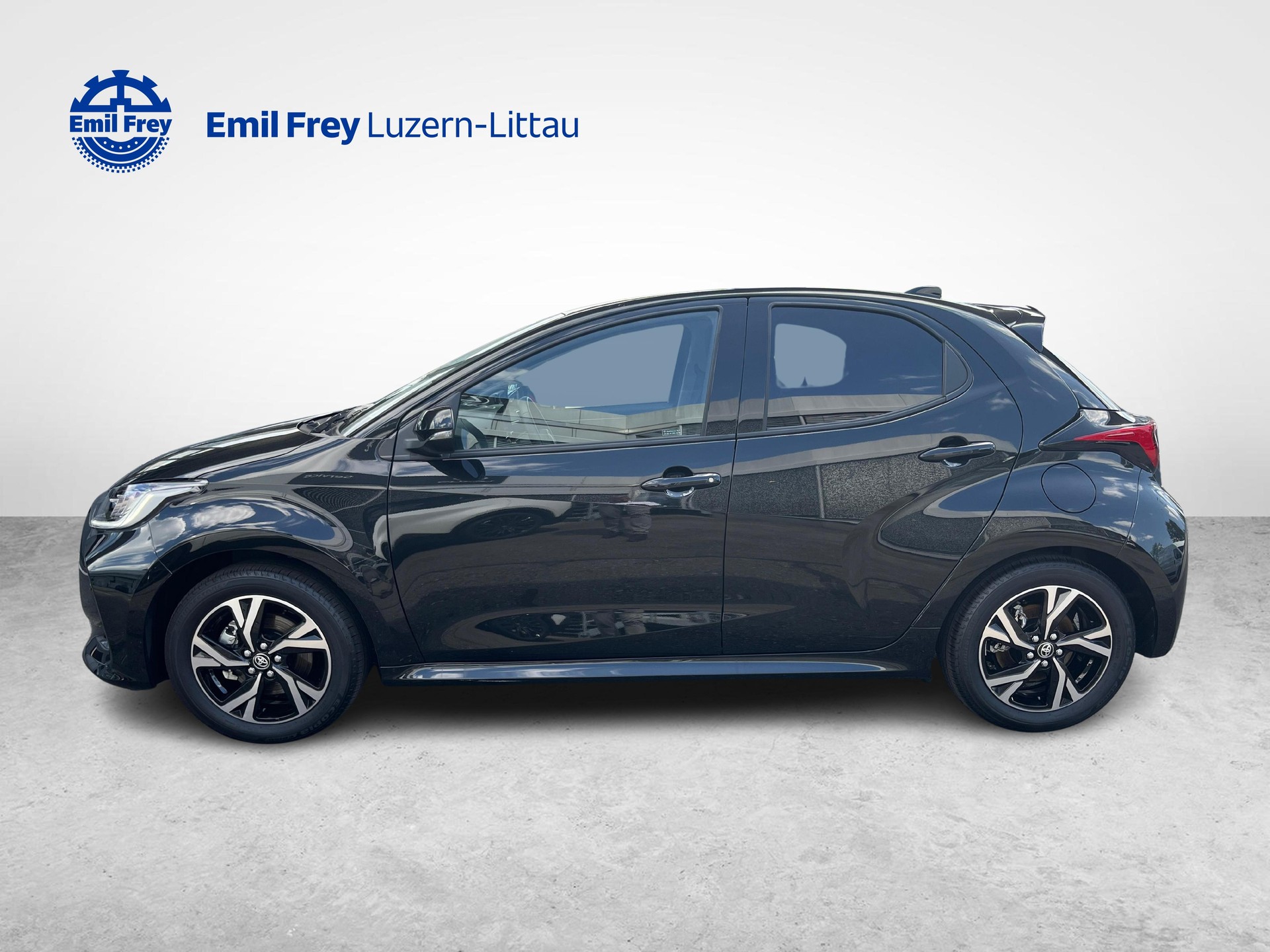 TOYOTA Yaris 1.5 VVT-i HSD Trend-showroom-element-1