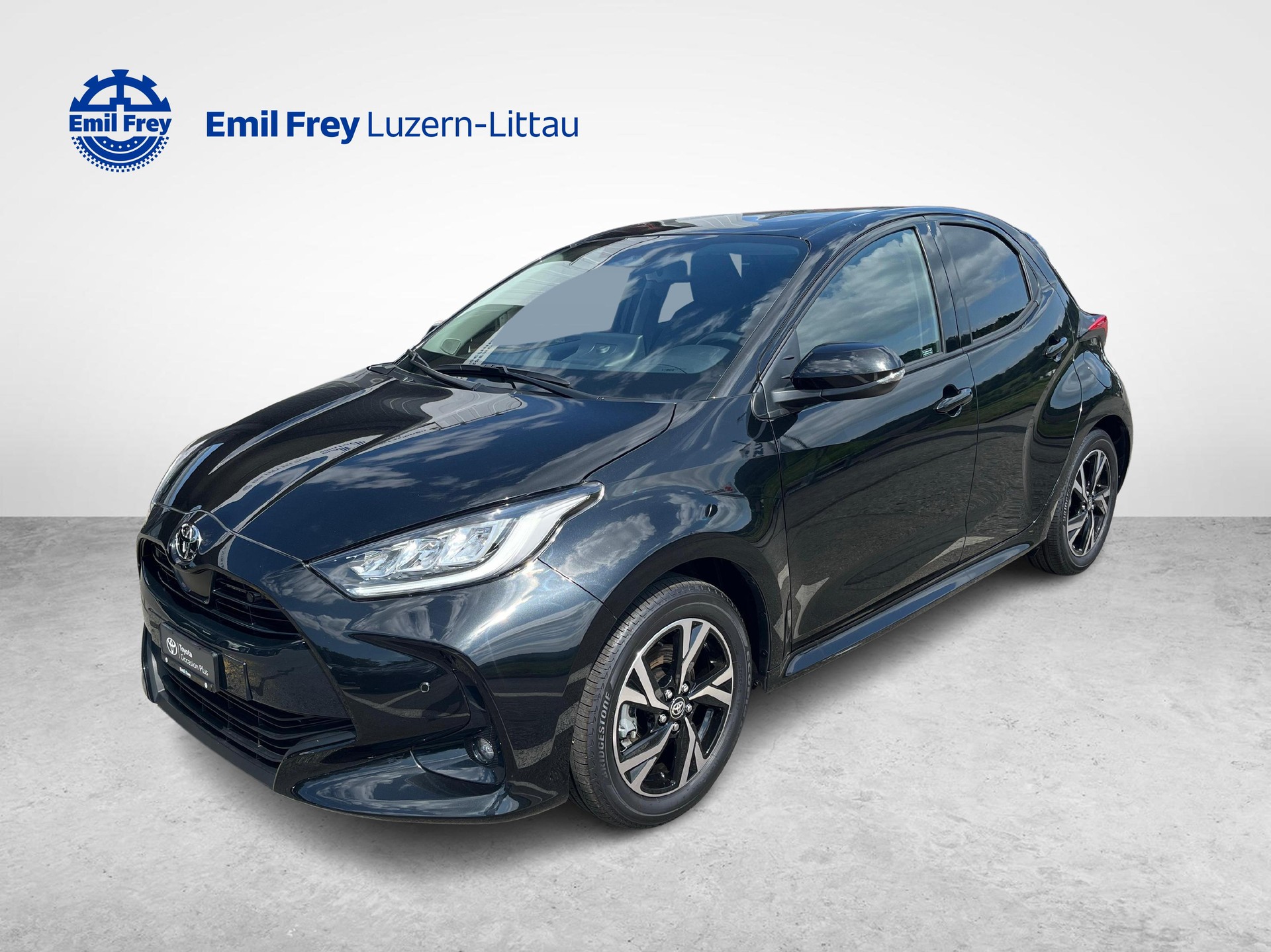 TOYOTA Yaris 1.5 VVT-i HSD Trend