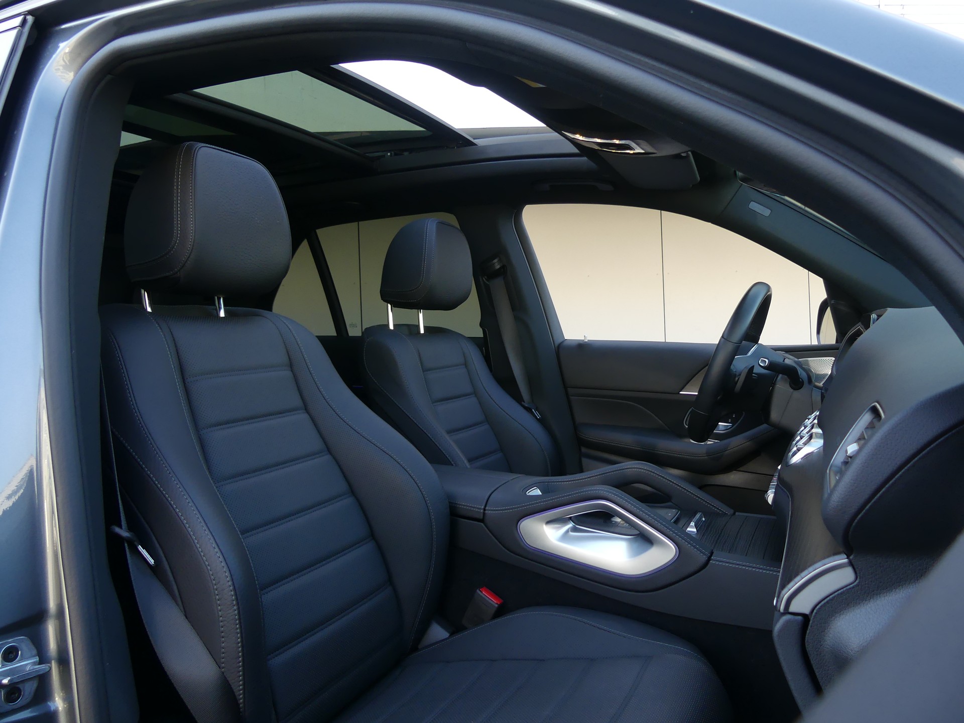 MERCEDES-BENZ GLE 450 AMG Line 4Matic-image-4