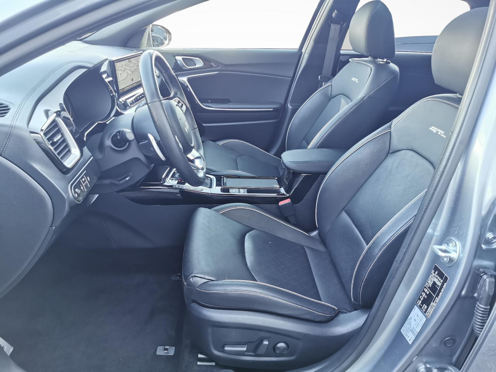 KIA Ceed 1.5 T-GDi MHEV GT-Line-showroom-element-1