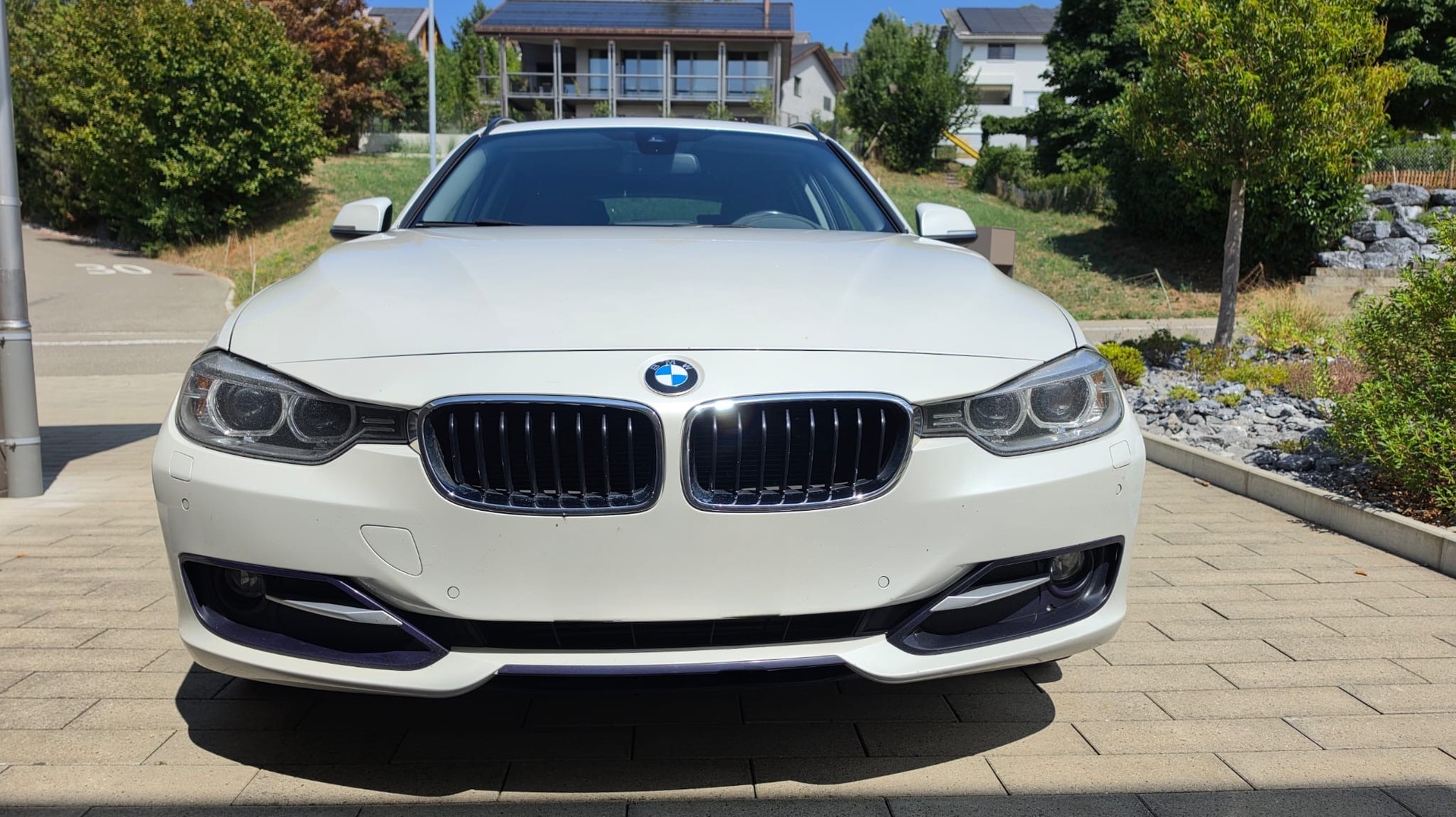 BMW 320d xDrive Touring Sport Line Steptronic mit 184 PS