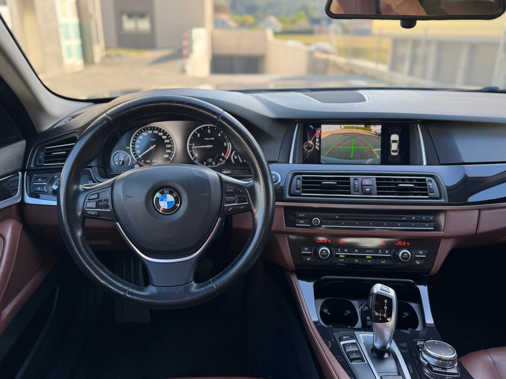 BMW 520d berline-image-10