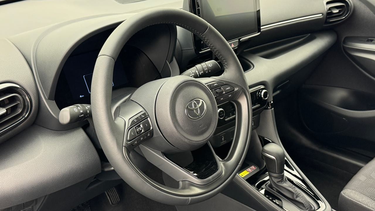 TOYOTA Yaris 1.5 Sport e-CVT-image-6