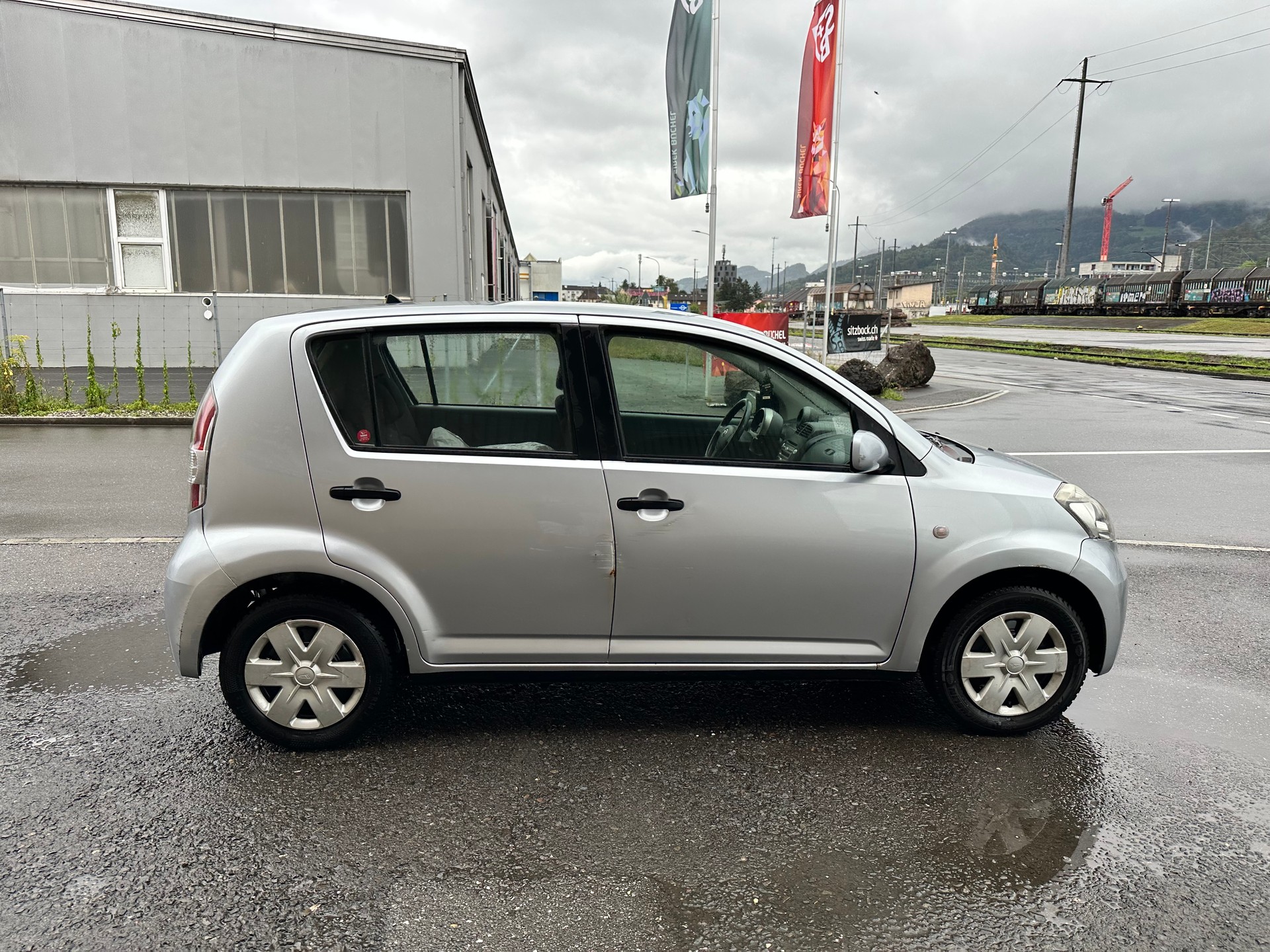DAIHATSU Sirion 1.3 S eco-4WD-image-9