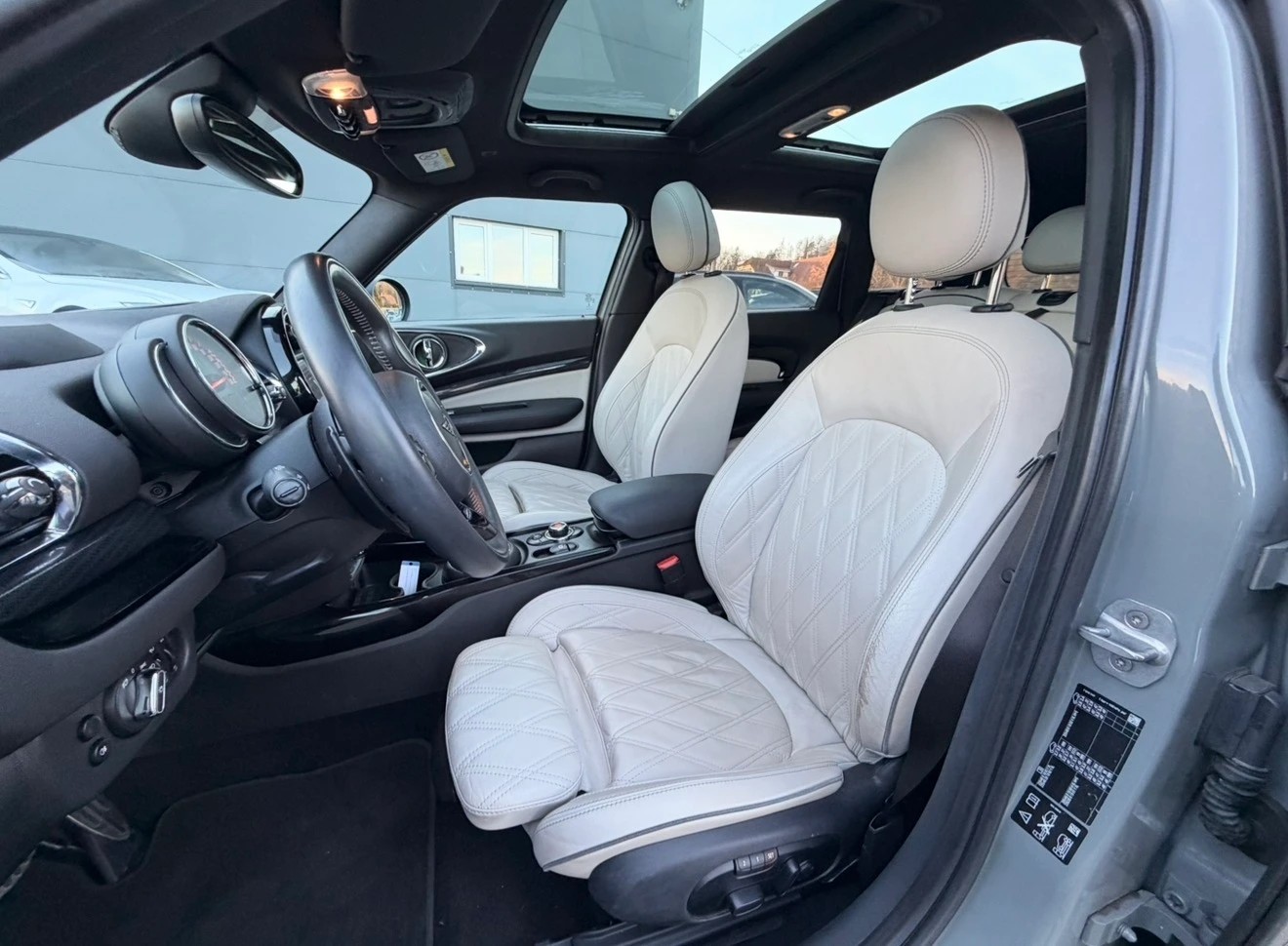MINI Clubman Cooper John Cooper Works ALL4 Steptronic-image-11