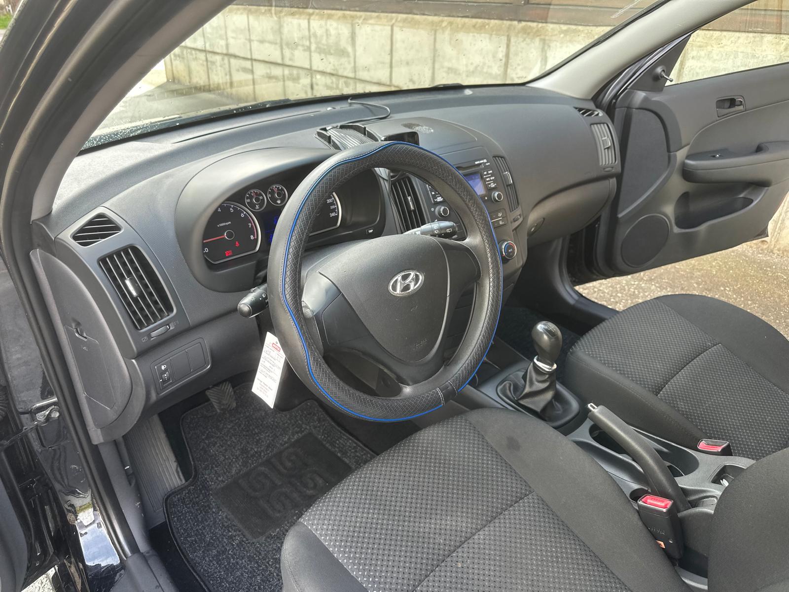 HYUNDAI i30 Wagon 1.4 Comfort-image-9