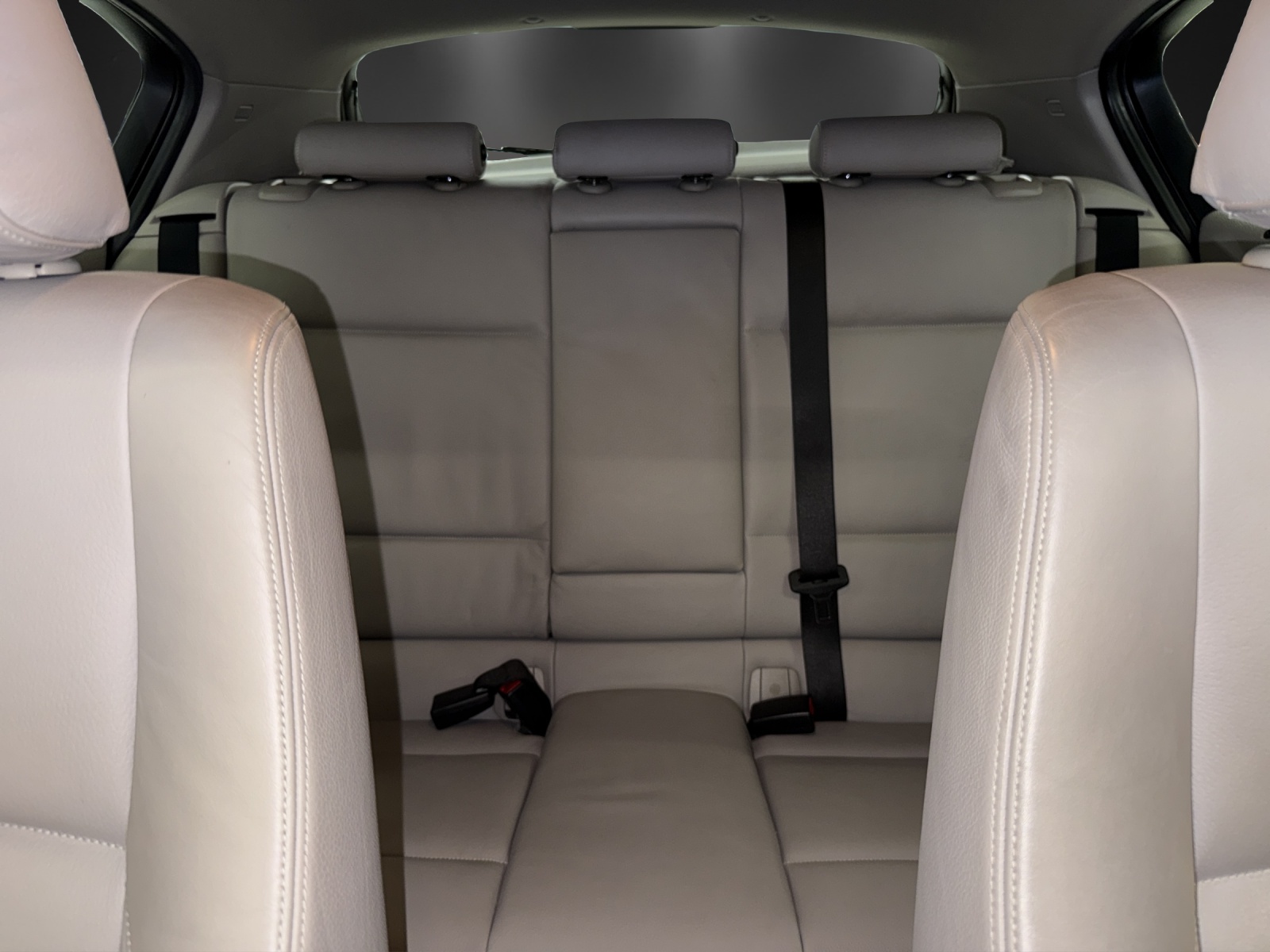 BMW 118i-image-9