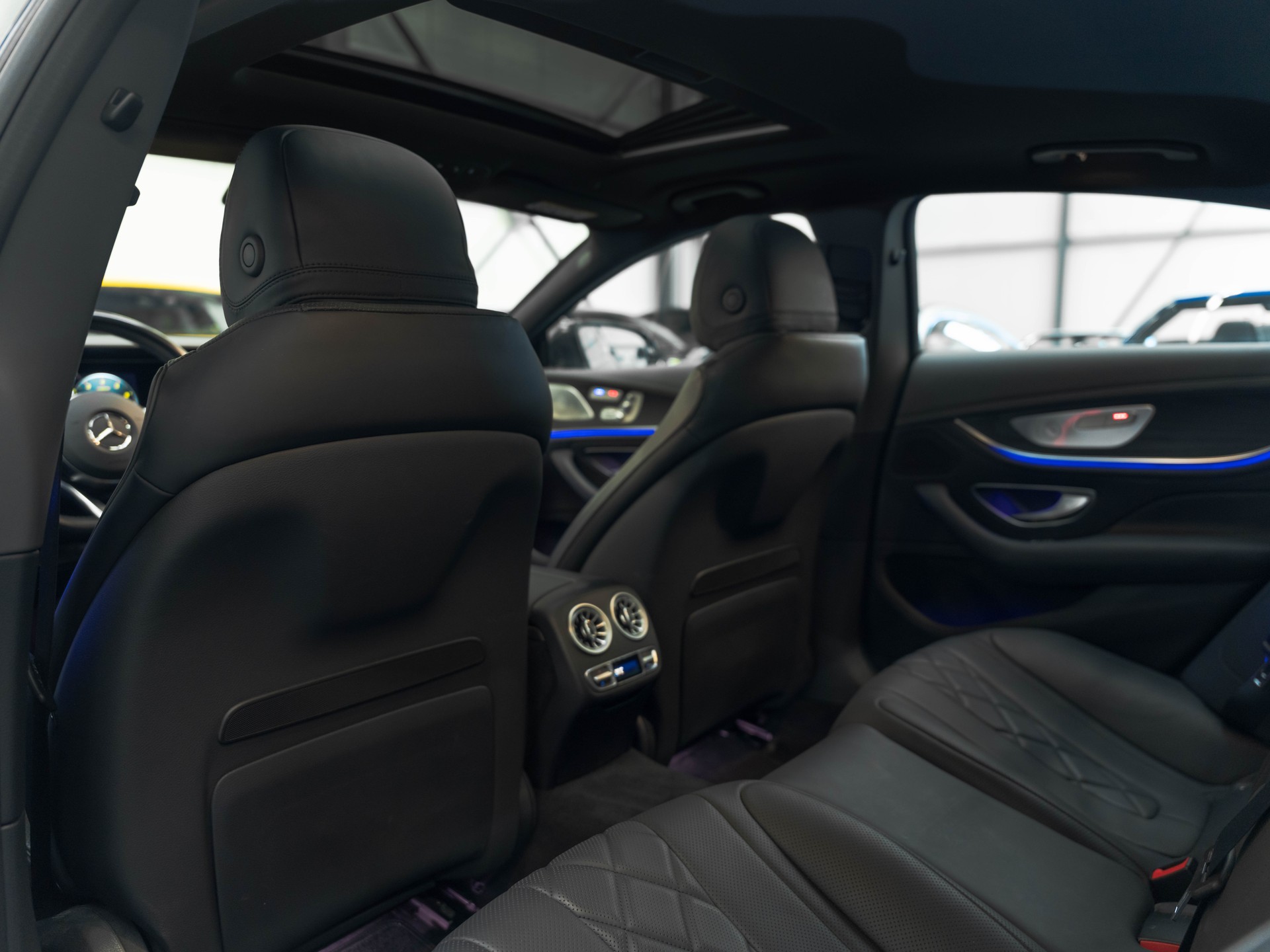 MERCEDES-BENZ CLS 450 4Matic AMG Line 9G-Tronic-image-12