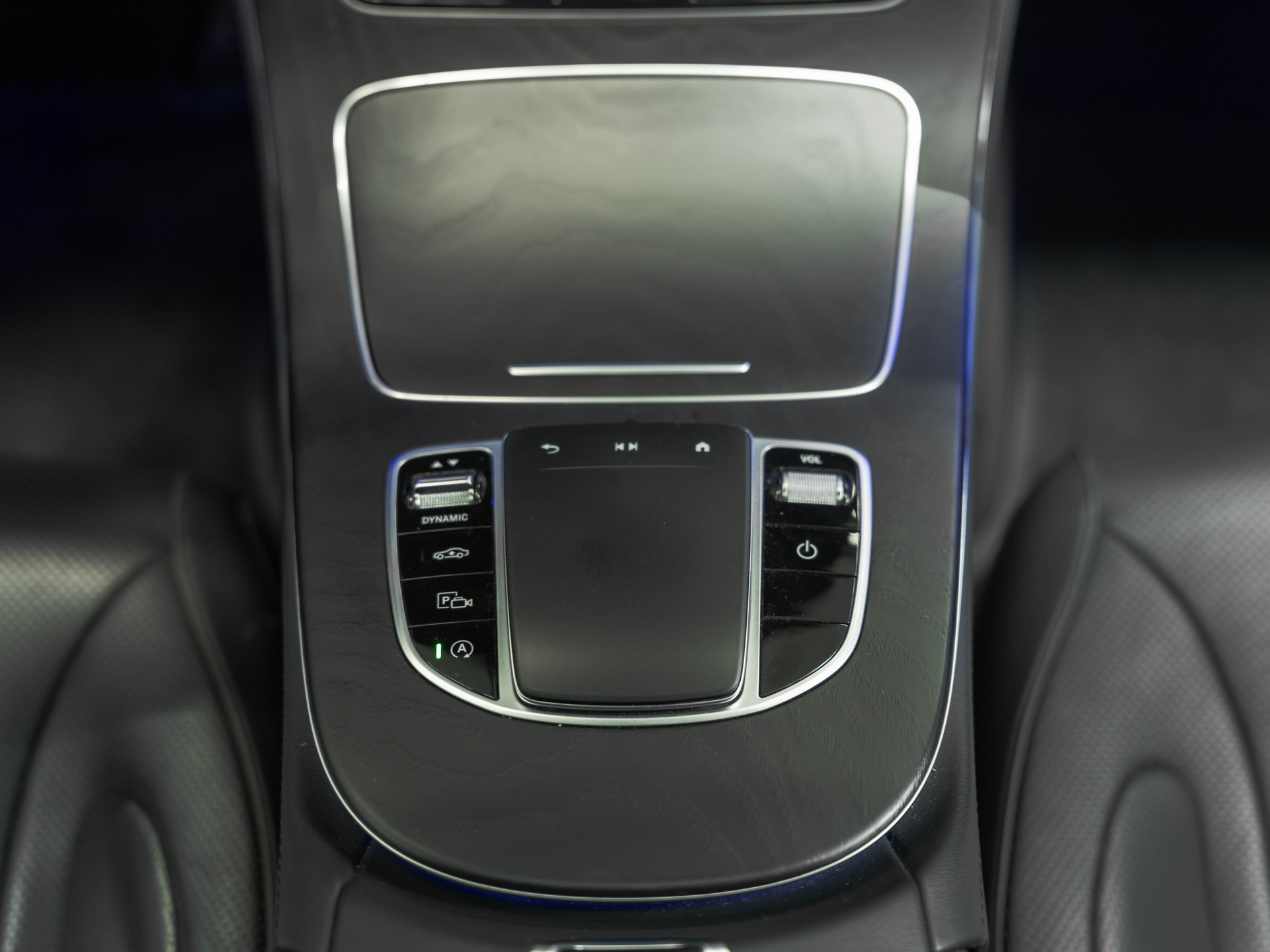 MERCEDES-BENZ CLS 450 4Matic AMG Line 9G-Tronic-image-21
