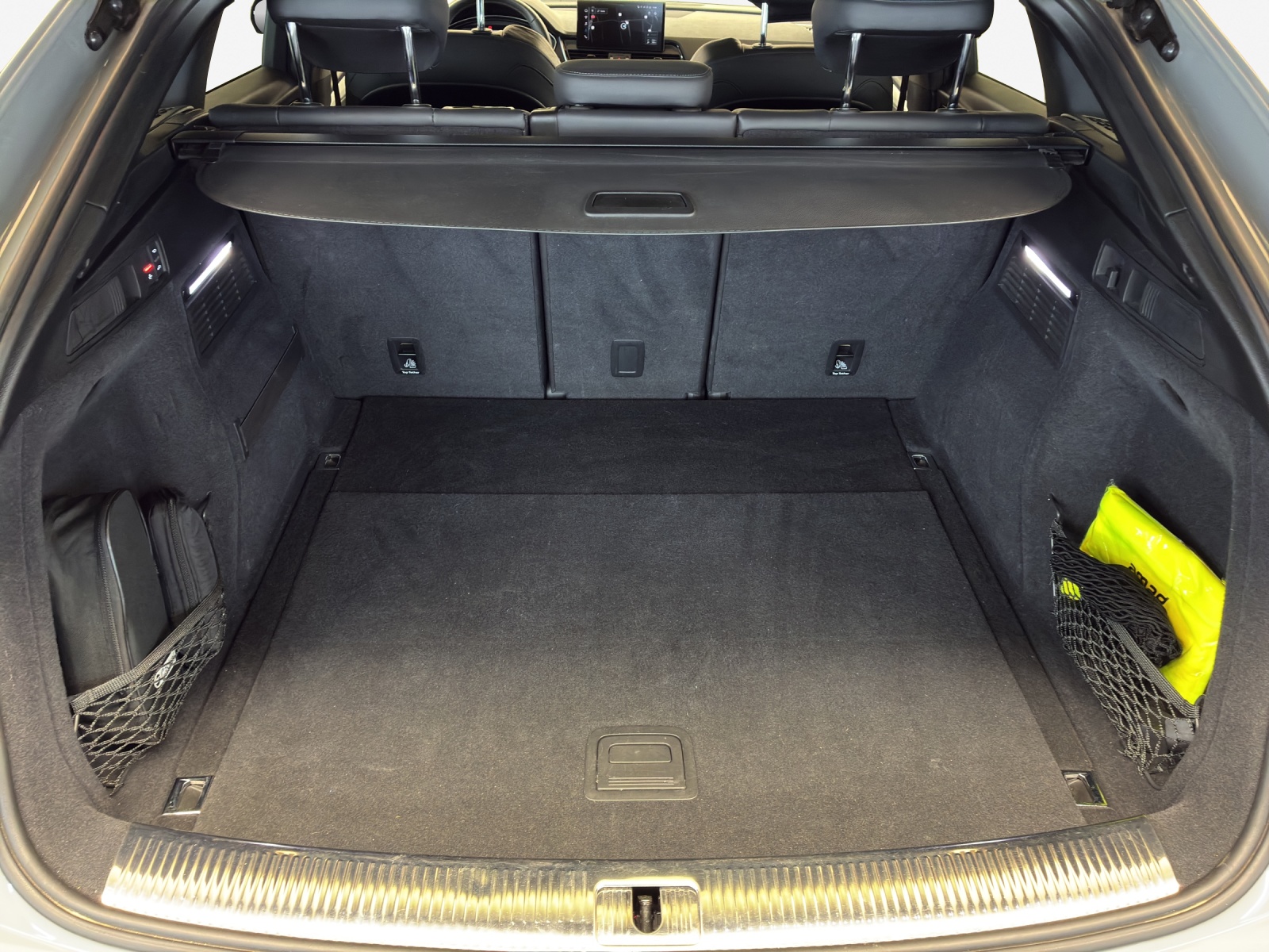 AUDI Q5 Sportback 40 TDI Blackedition quattro S-tronic-image-12