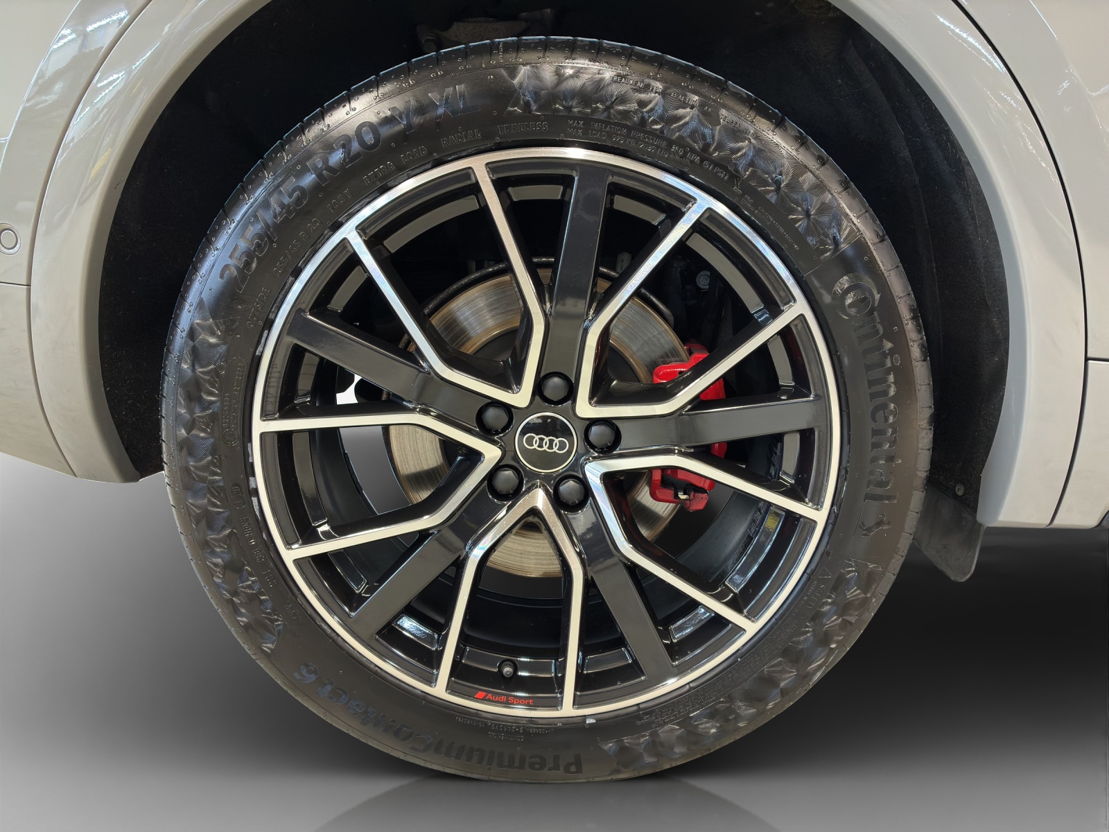 AUDI Q5 Sportback 40 TDI Blackedition quattro S-tronic-image-14