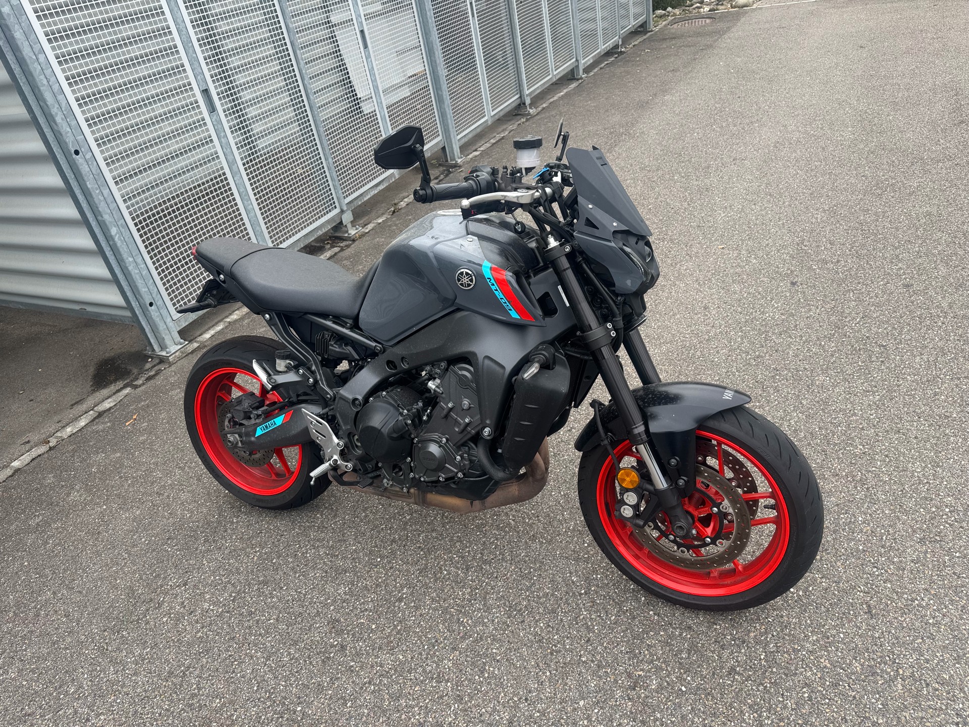 YAMAHA MT-09-image-4