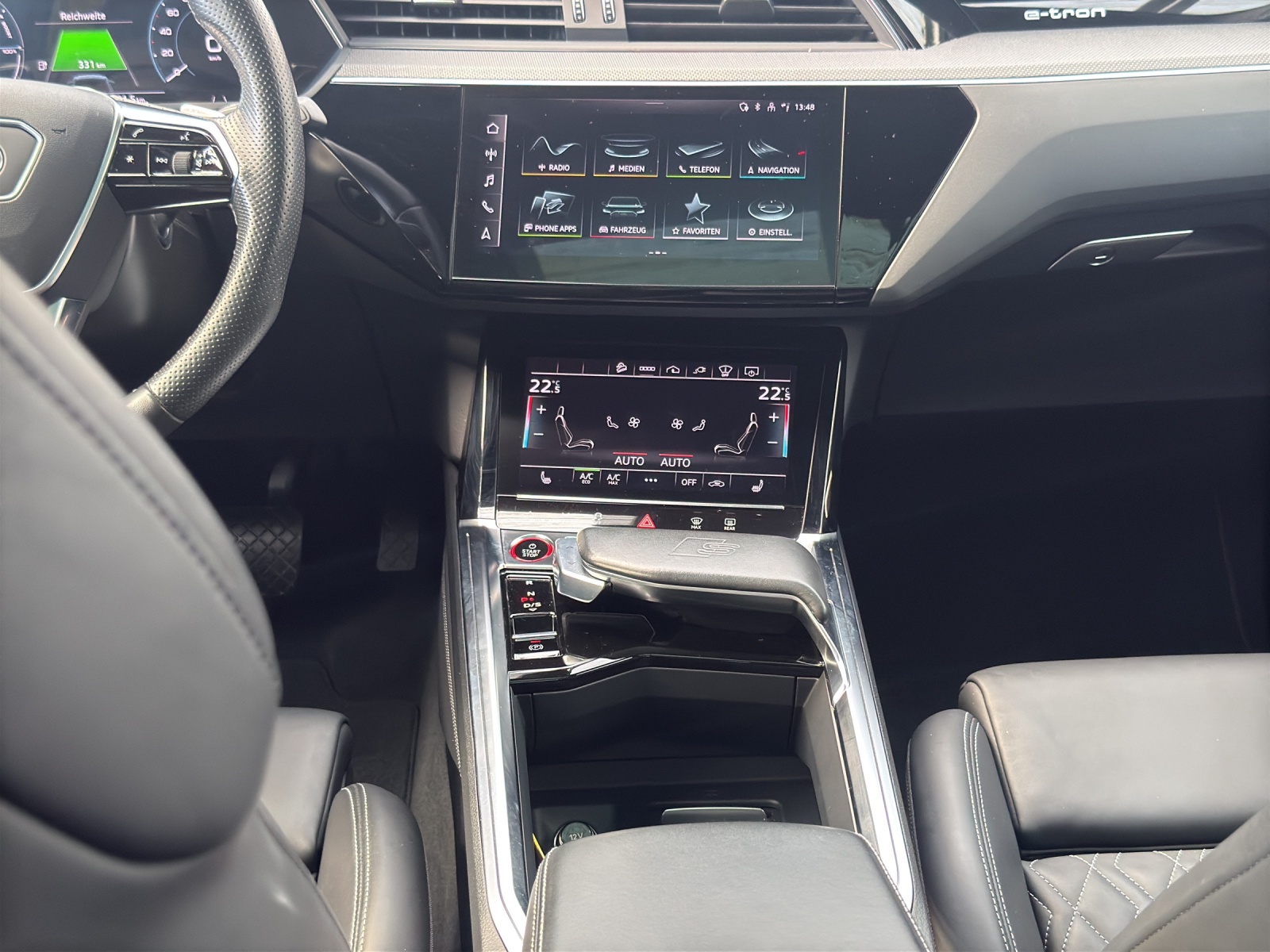 AUDI e-tron S Sportback quattro-image-10