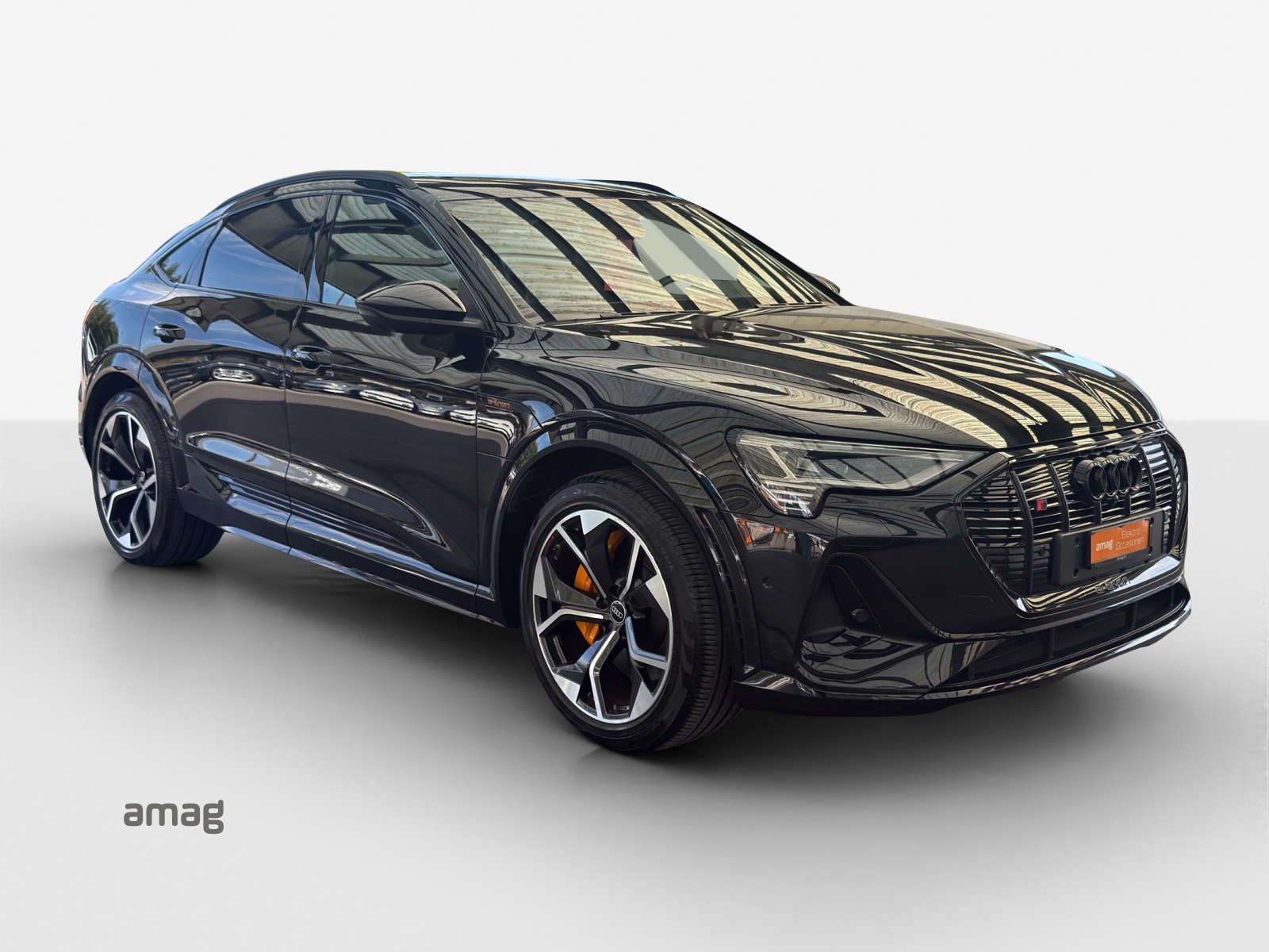 AUDI e-tron S Sportback quattro-image-5