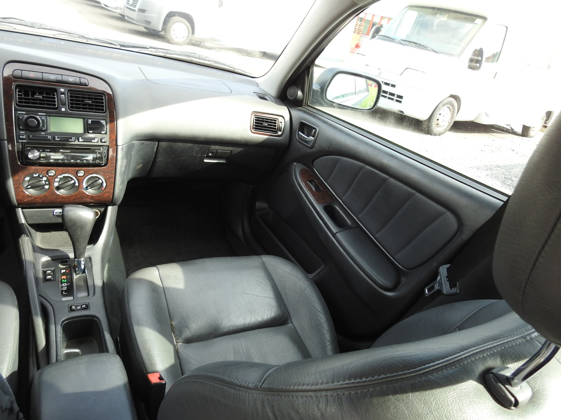 TOYOTA Avensis 2.0 VVT-i Linea Sol Sedan Automatic-image-17