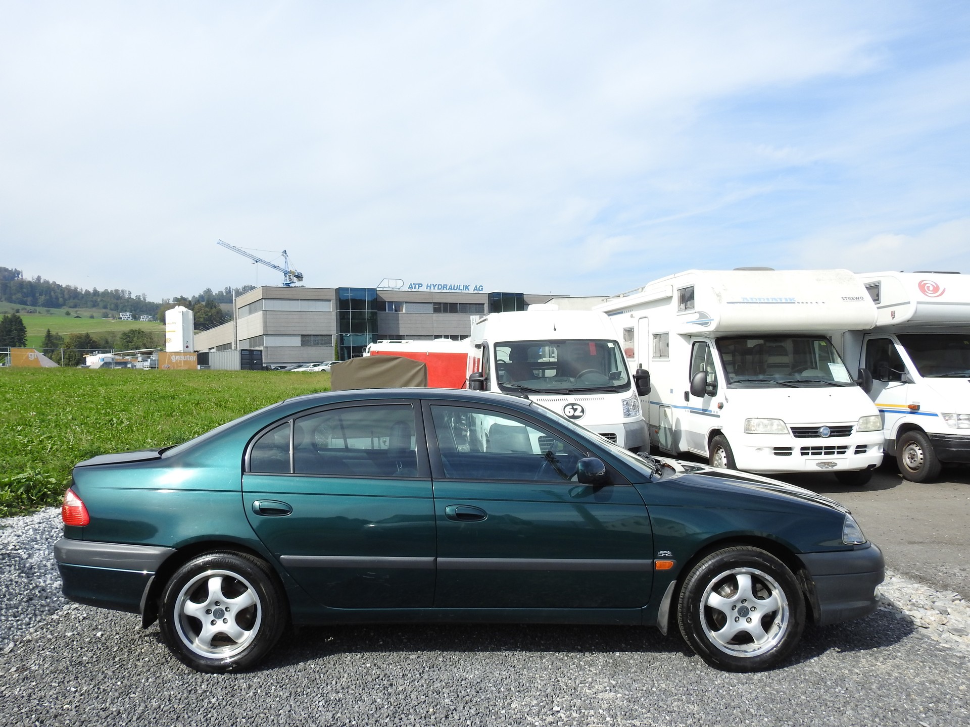 TOYOTA Avensis 2.0 VVT-i Linea Sol Sedan Automatic-image-6