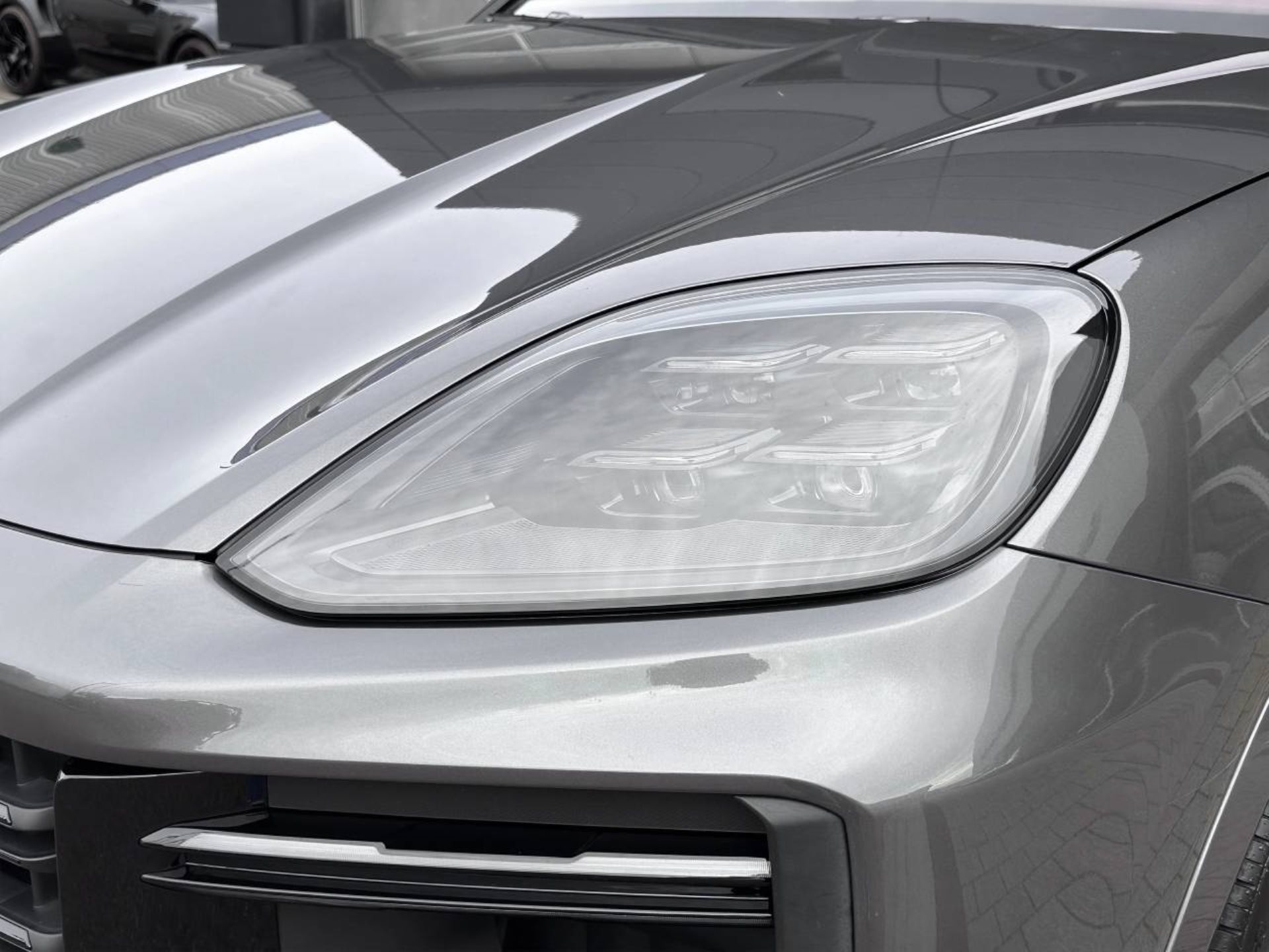 PORSCHE Cayenne Turbo E-Hybrid Coupé-image-23