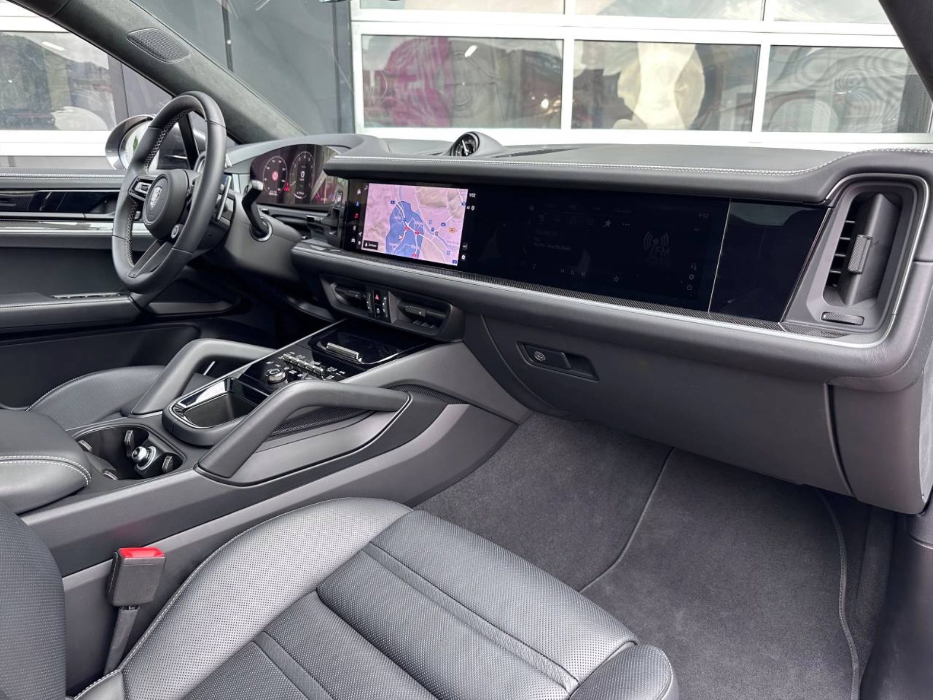 PORSCHE Cayenne Turbo E-Hybrid Coupé-image-19