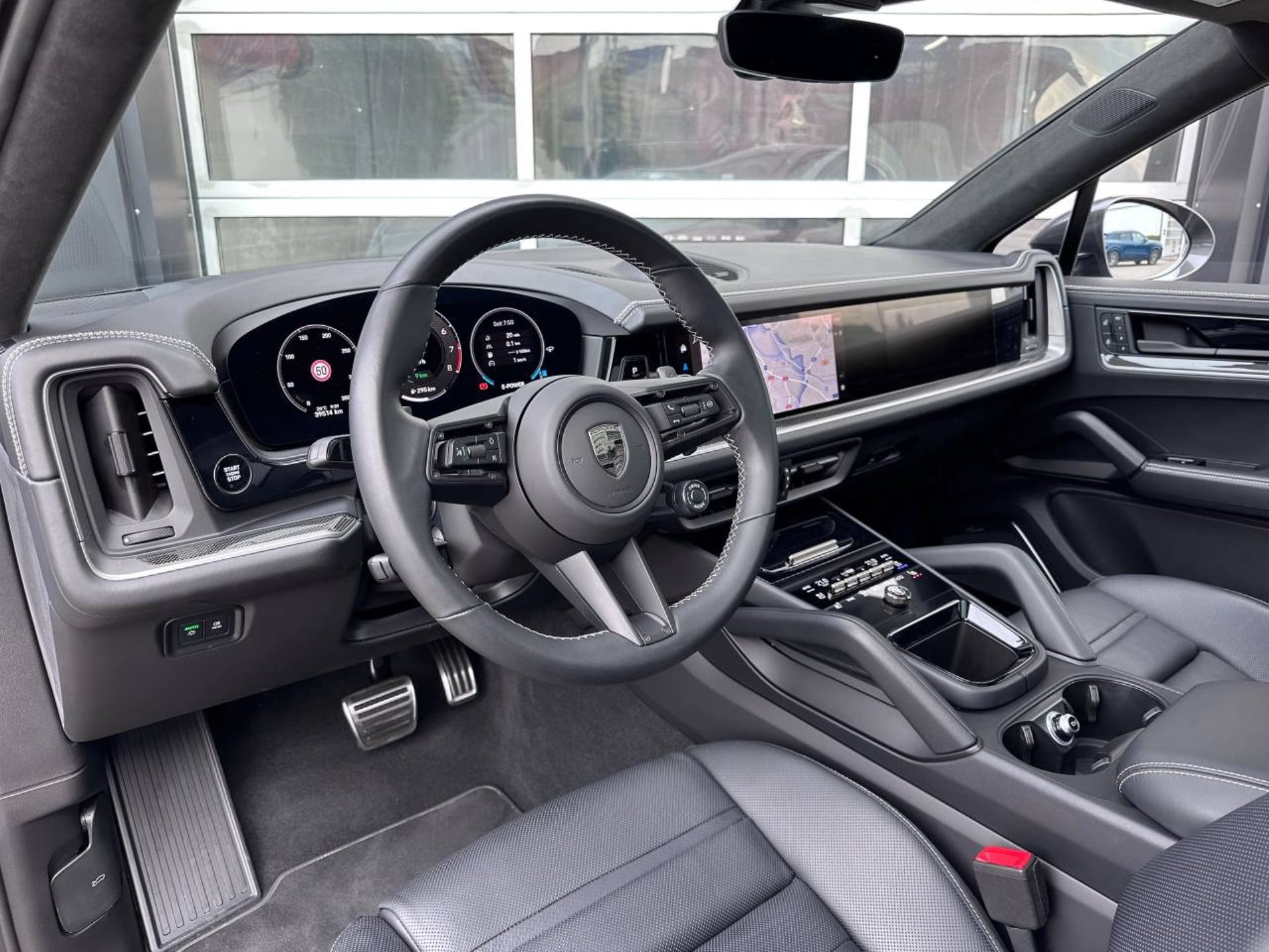 PORSCHE Cayenne Turbo E-Hybrid Coupé-showroom-element-3