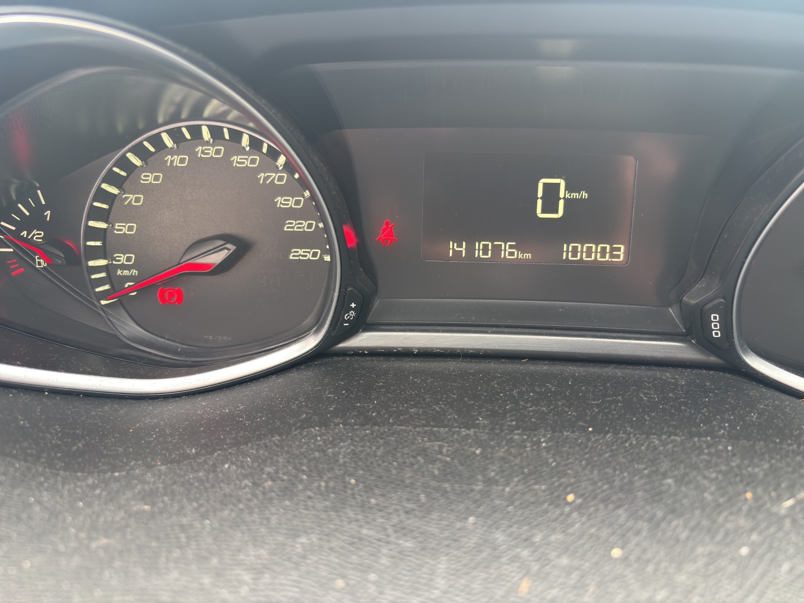 PEUGEOT 308 1.2 THP Active-image-9