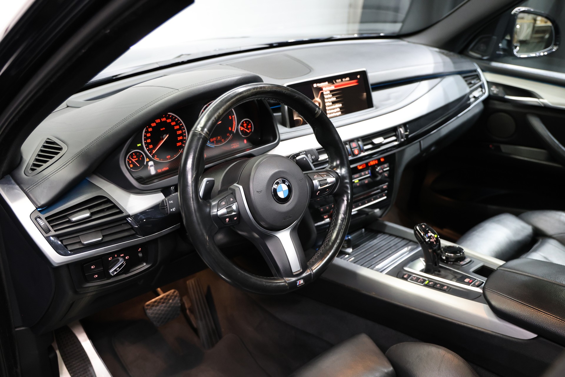 BMW X5 xDrive Pure Sport M50d 381PS F15-image-9