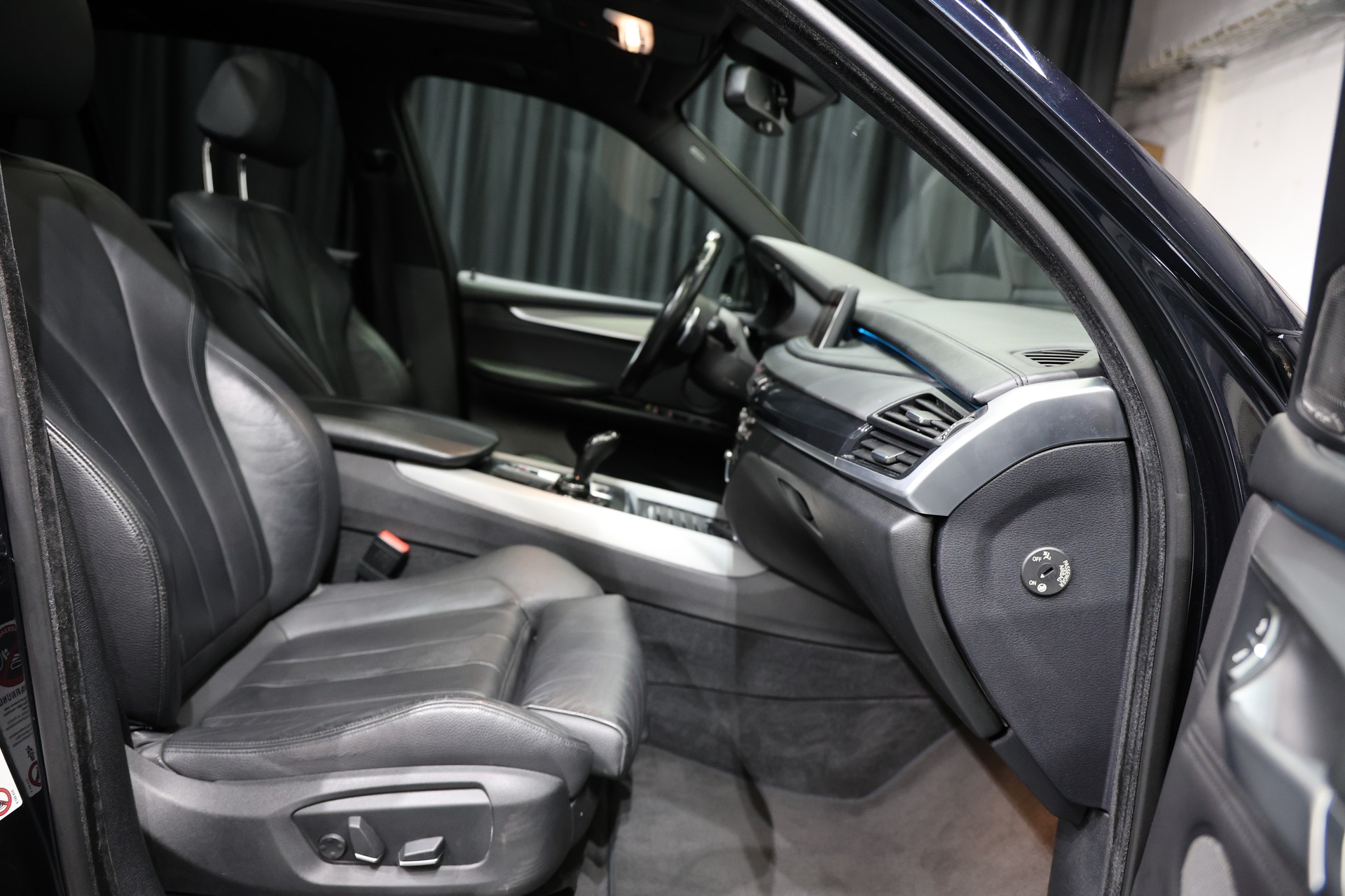 BMW X5 xDrive Pure Sport M50d 381PS F15-image-4