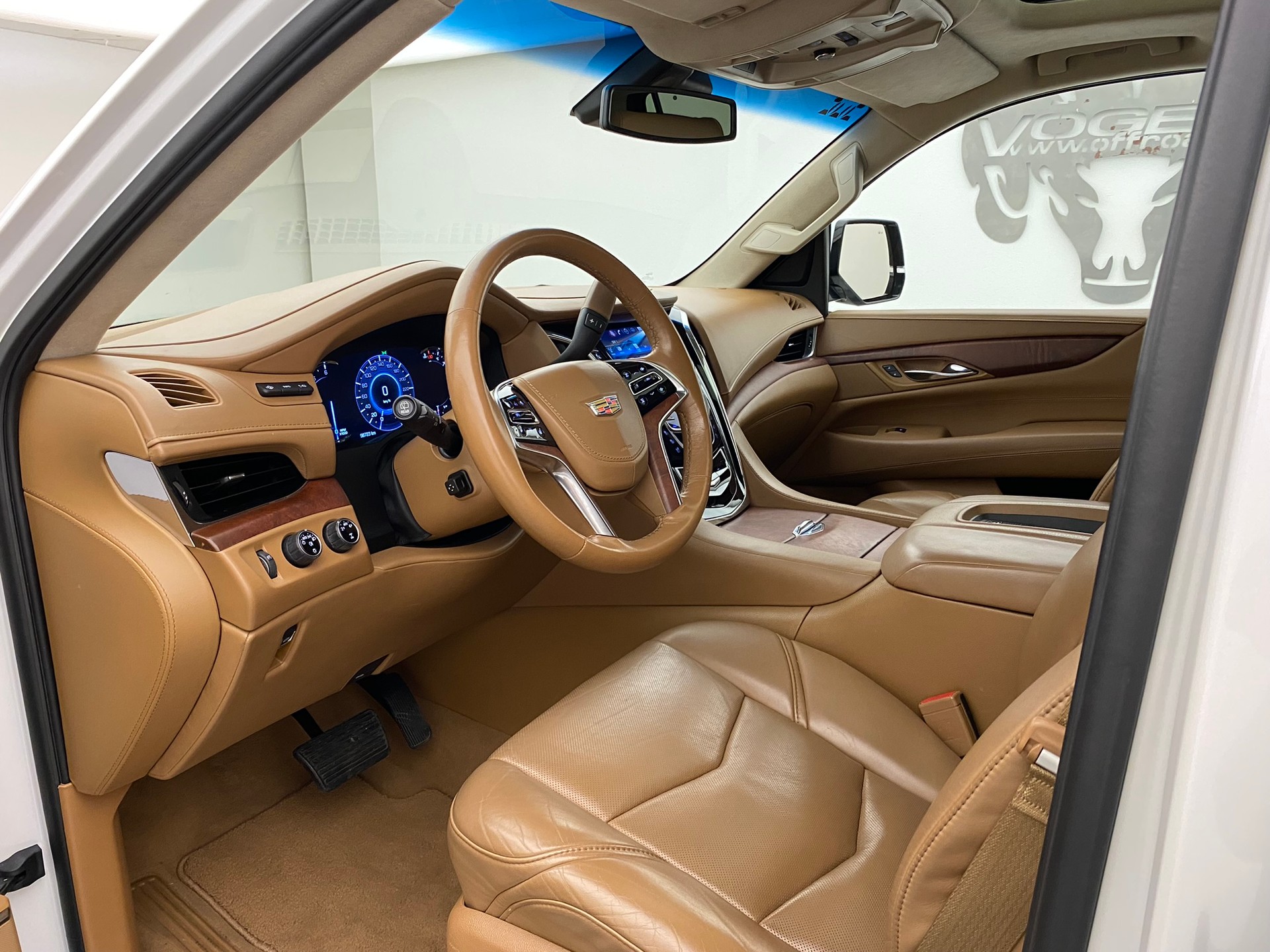 CADILLAC Escalade 6.2 AWD Platinum-image-9