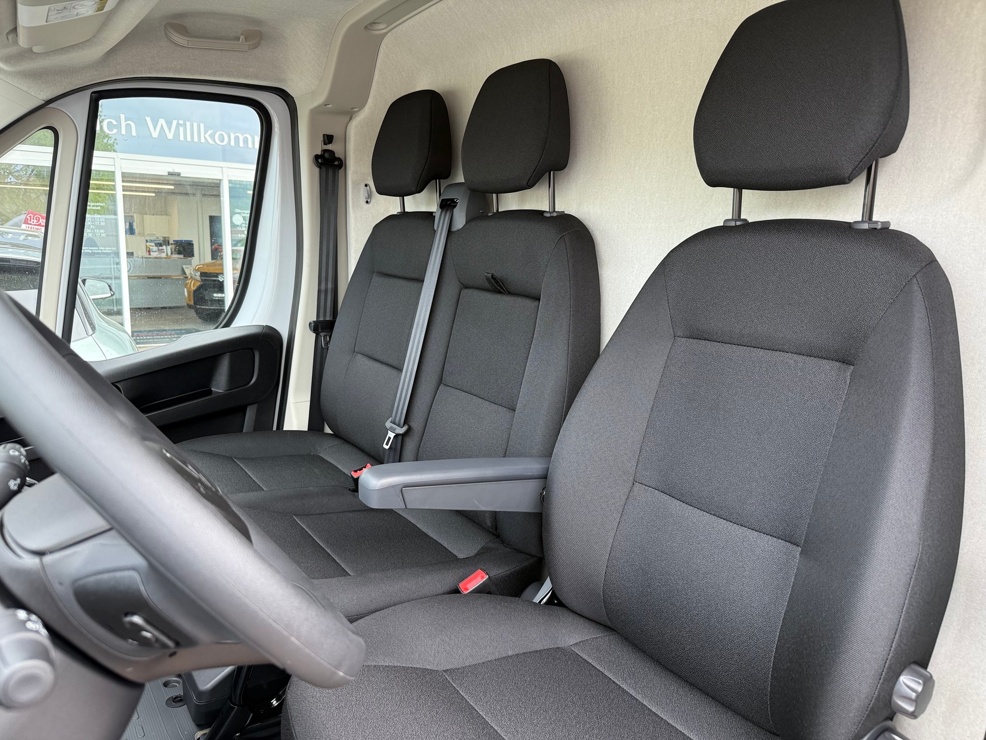 CITROEN Jumper 35+ 2.2 BlueHDi 140 L3H2 270°, Holzboden, AHK, verst.Feder Kamera Finanzierung OHNE Zins möglich!! Alle Grössen verfügbar-image-9