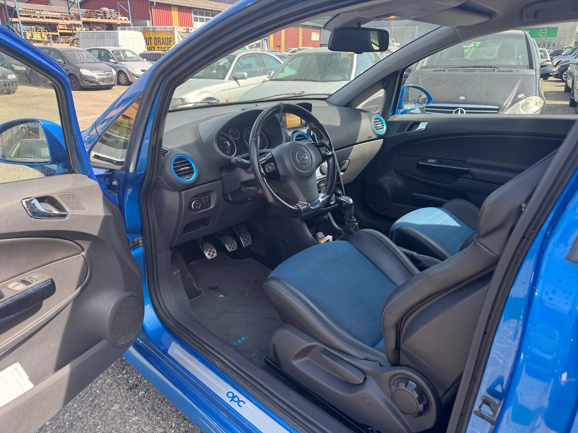 OPEL Corsa 1.6 Turbo OPC-image-10