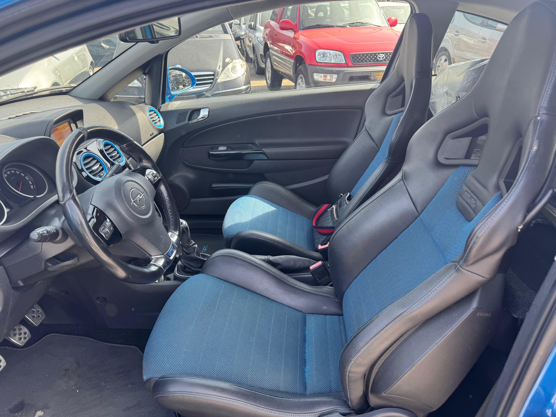 OPEL Corsa 1.6 Turbo OPC-image-11