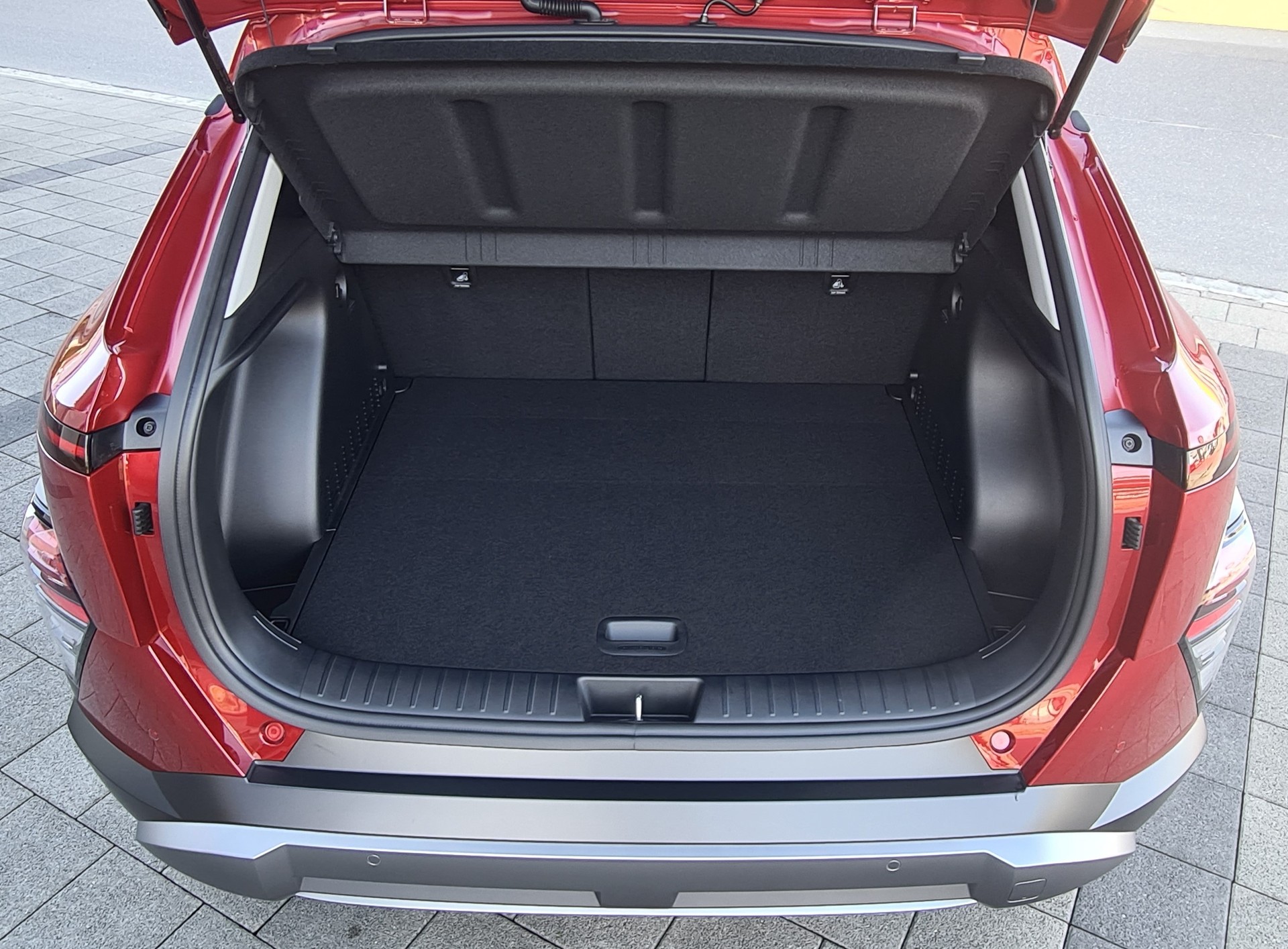 HYUNDAI Kona 1.6 GDi HEV Amplia DCT-image-12