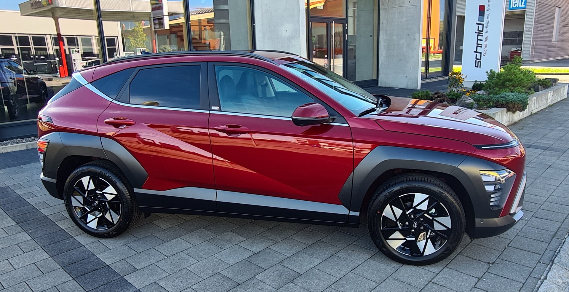 HYUNDAI Kona 1.6 GDi HEV Amplia DCT-showroom-element-2