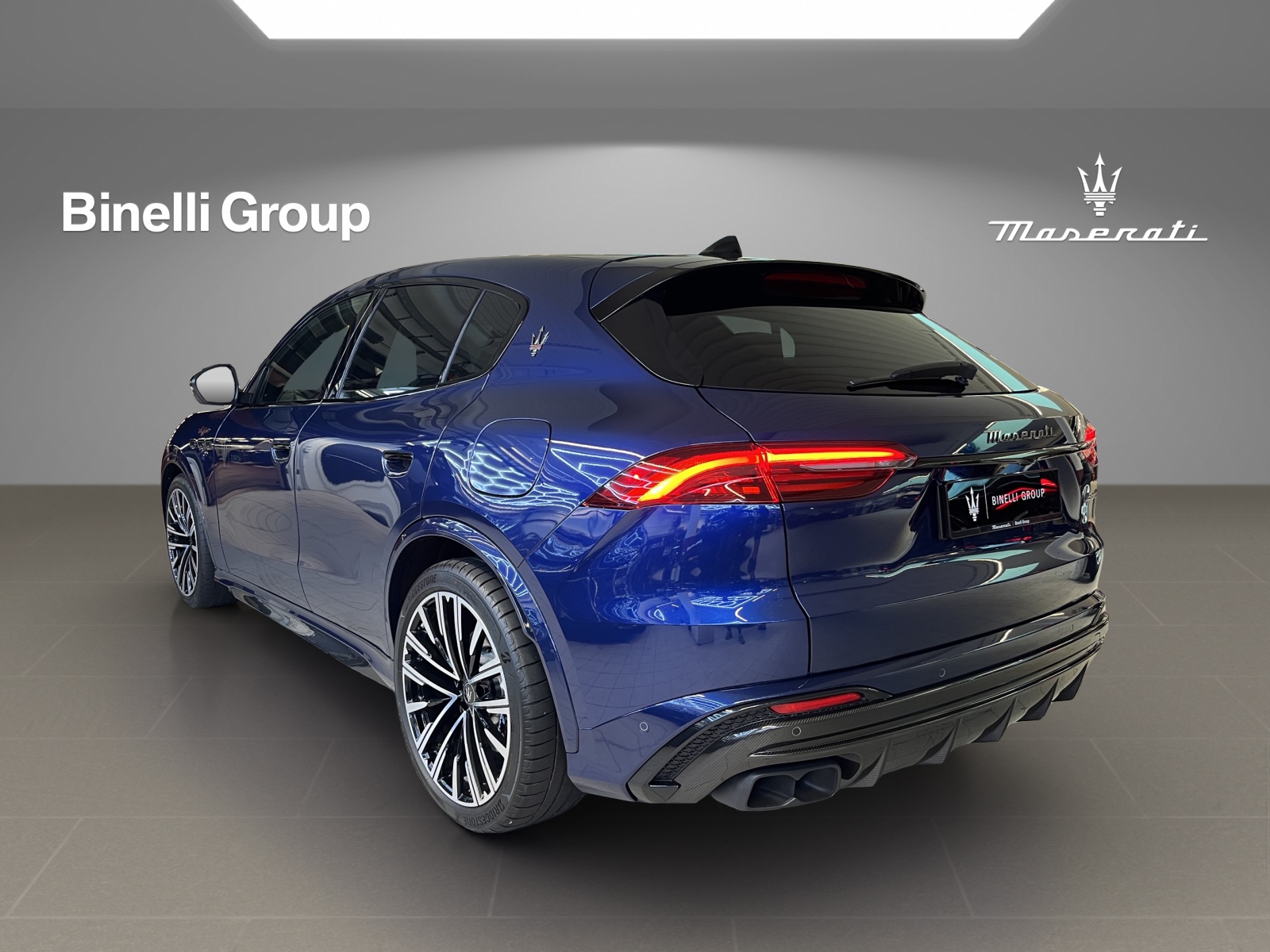 MASERATI Grecale 3.0 Trofeo Automatica - Blu Modena-showroom-element-3